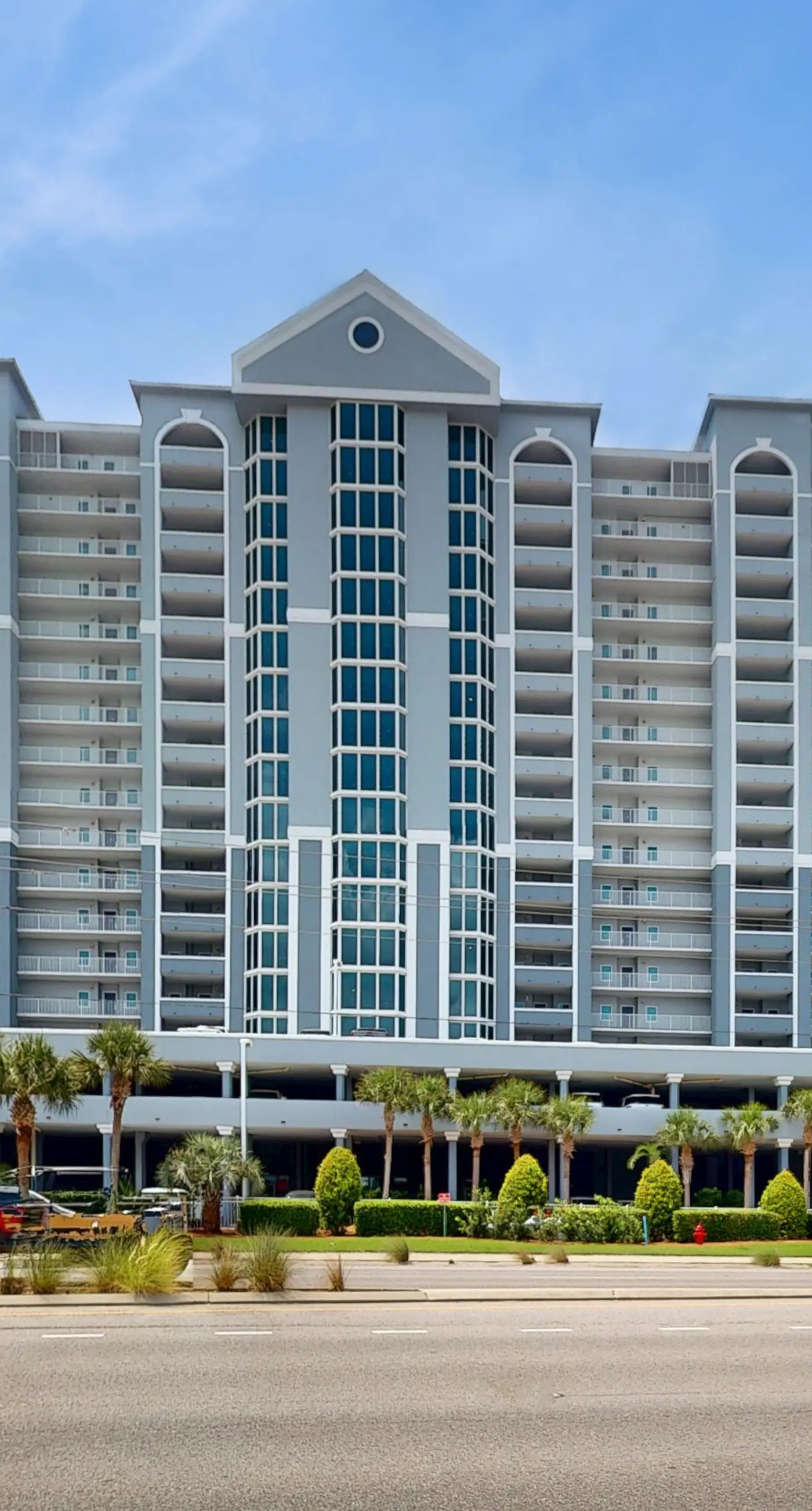 Oceanfront condo with sweeping views, washer/dryer, central AC, & access to pool