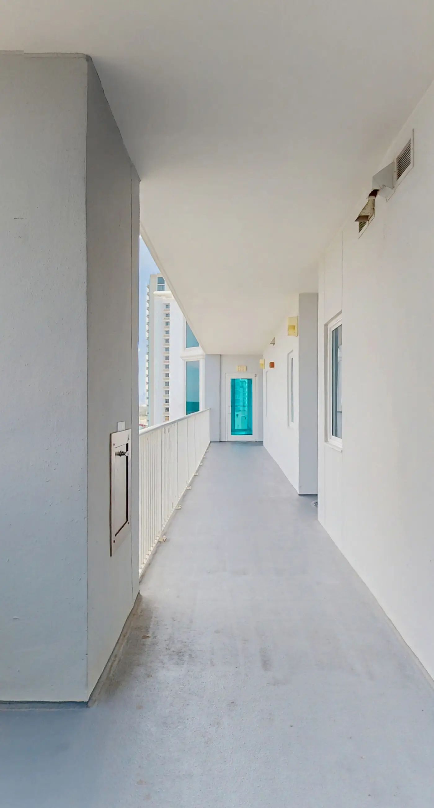 Oceanfront condo with sweeping views, washer/dryer, central AC, & access to pool