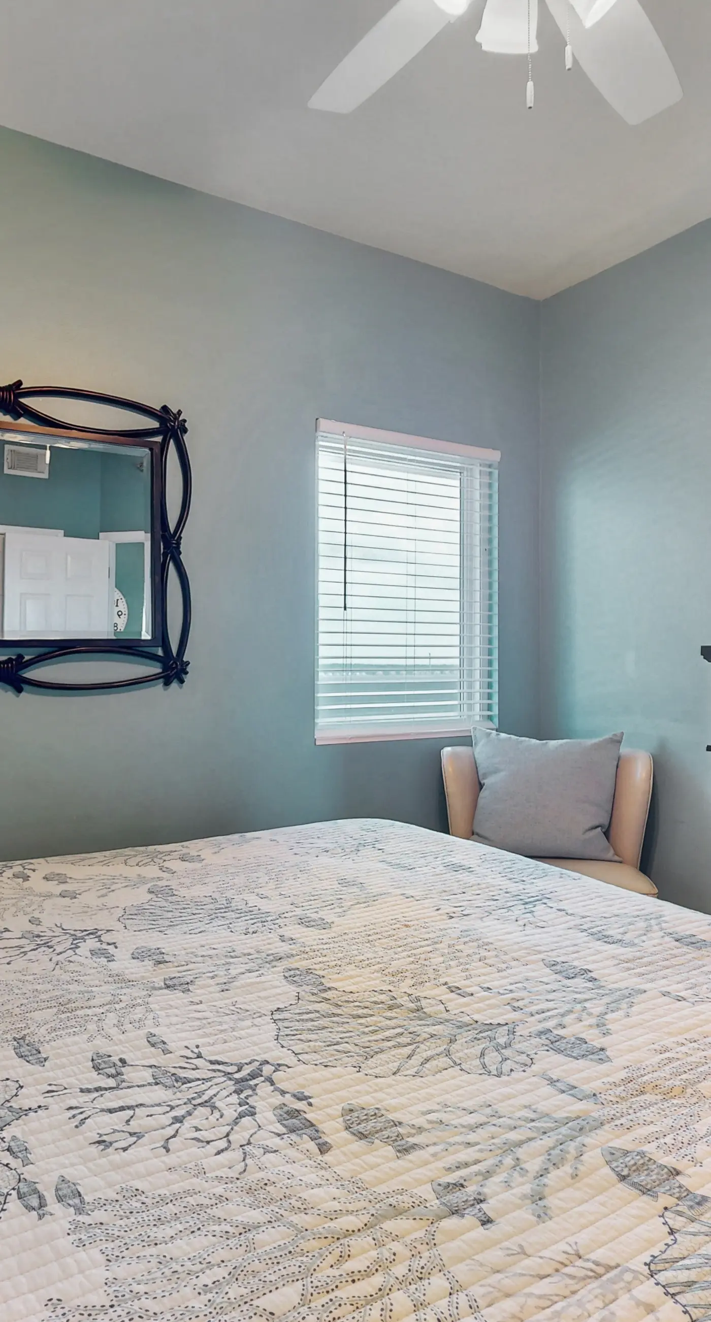 Oceanfront condo with sweeping views, washer/dryer, central AC, & access to pool