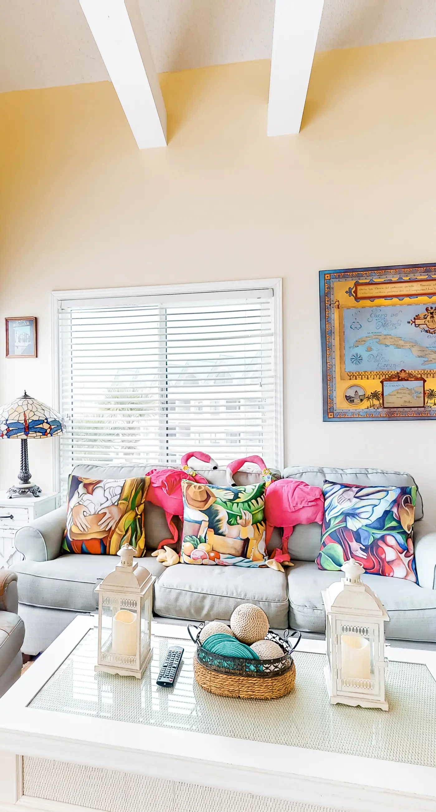 Colorful condo in beachfront complex with pools, gym, central AC & beach access