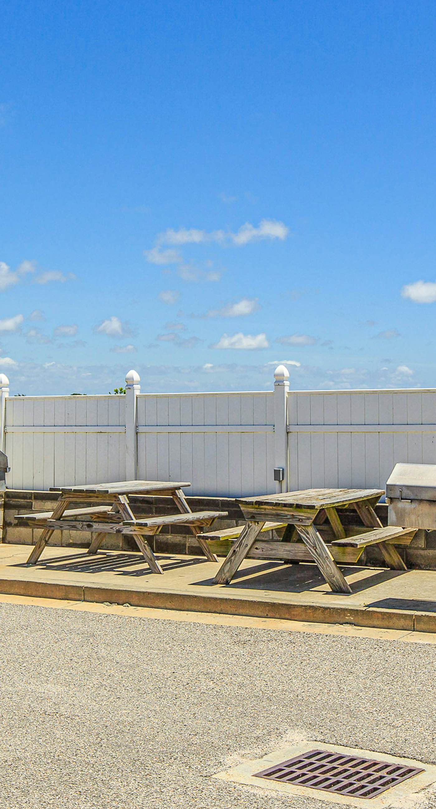 Grand Beach Resort #318, Condo in Gulf Shores with pool and hot tub access