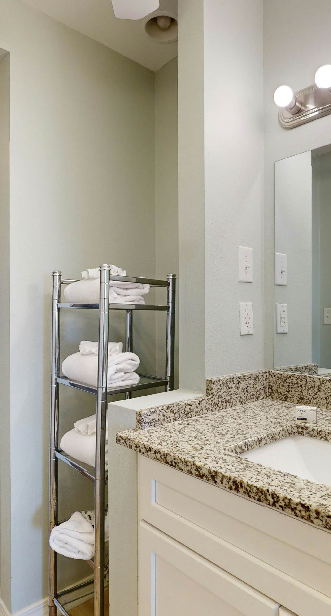 Grand Beach Resort #318, Condo in Gulf Shores with pool and hot tub access