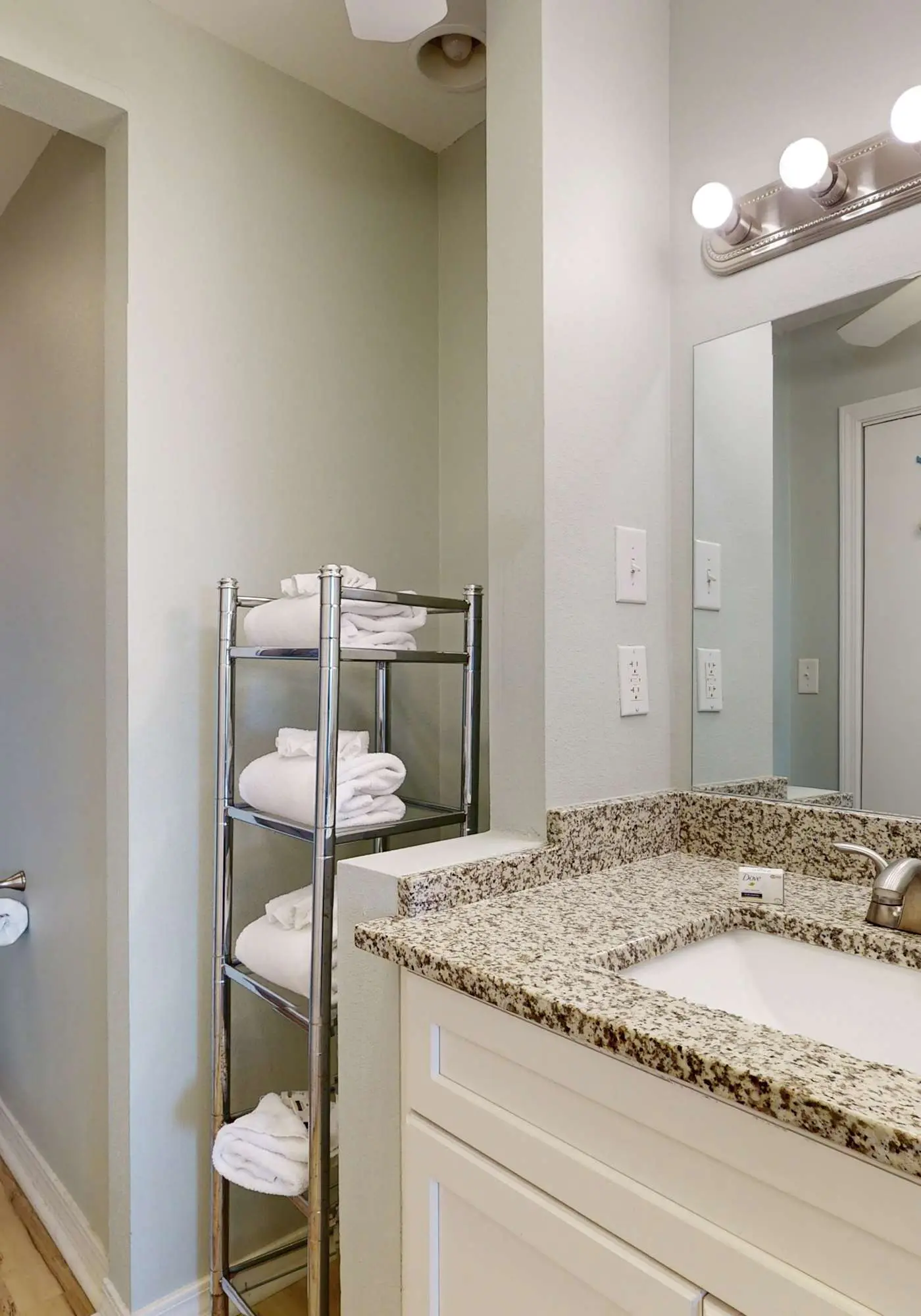 Grand Beach Resort #318, Condo in Gulf Shores with pool and hot tub access