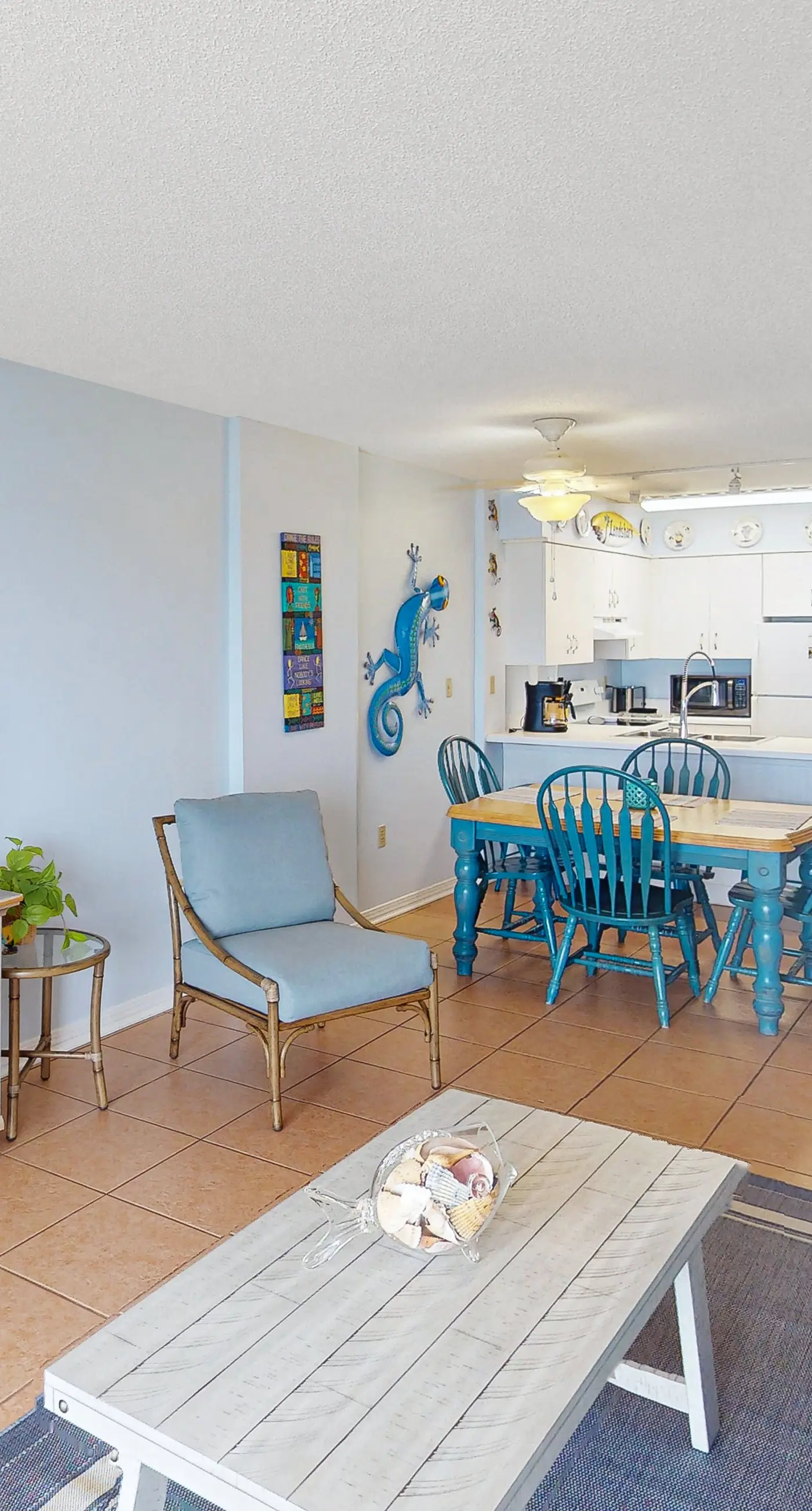 Newly updated beachfront condo with Gulf view, indoor,outdoor pools & hot tub