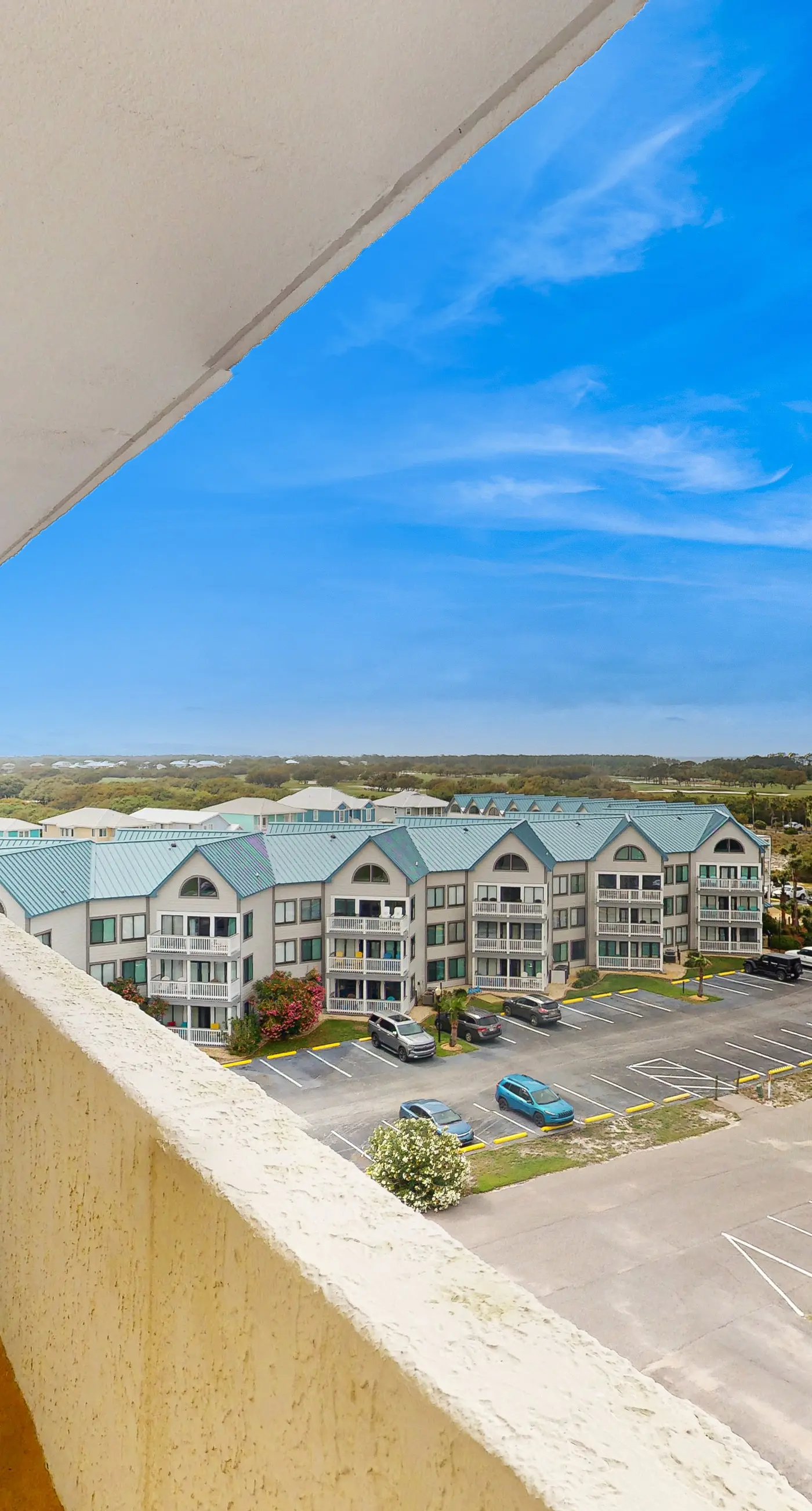 Newly updated beachfront condo with Gulf view, indoor,outdoor pools & hot tub