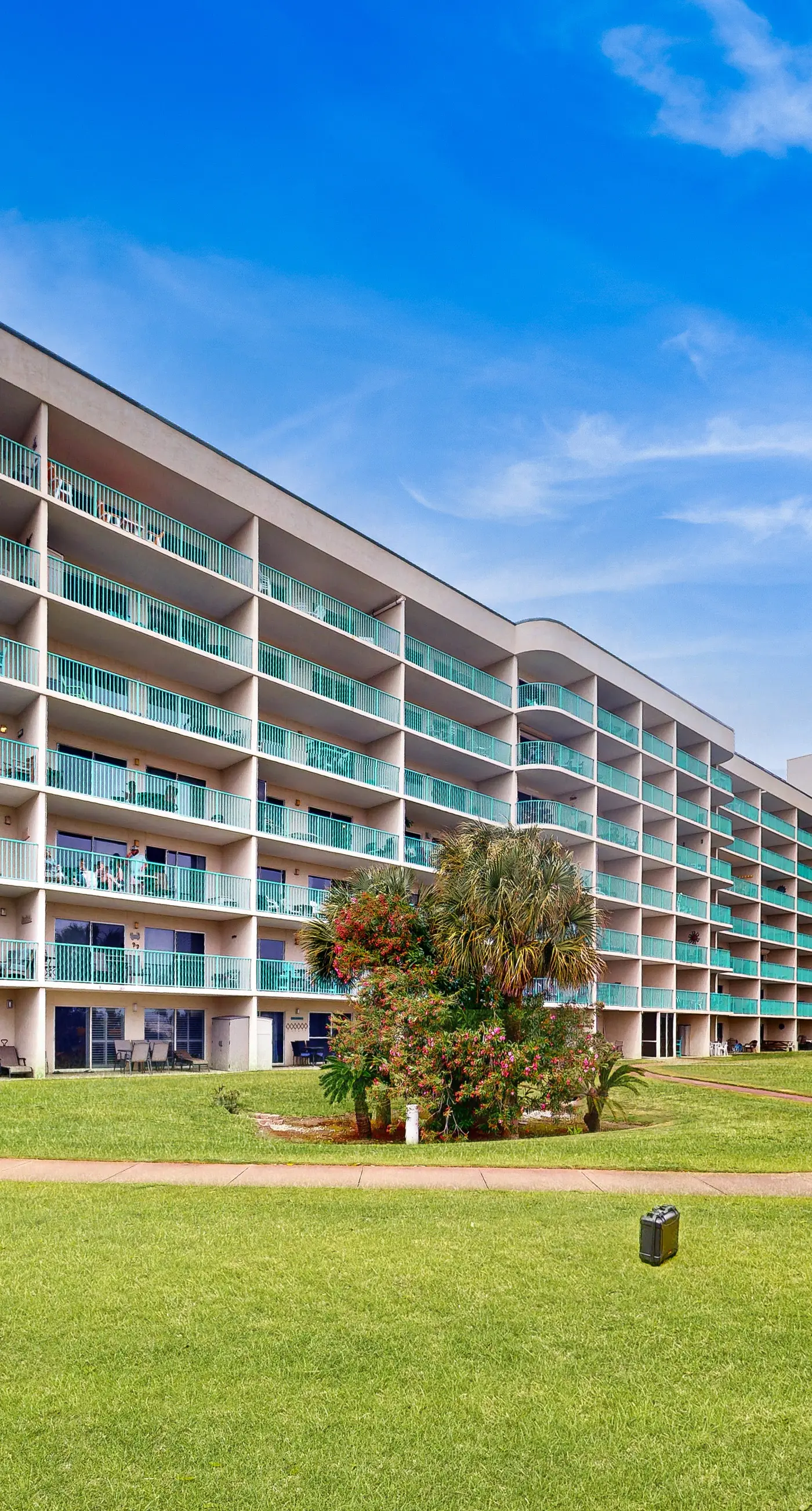 Newly updated beachfront condo with Gulf view, indoor,outdoor pools & hot tub