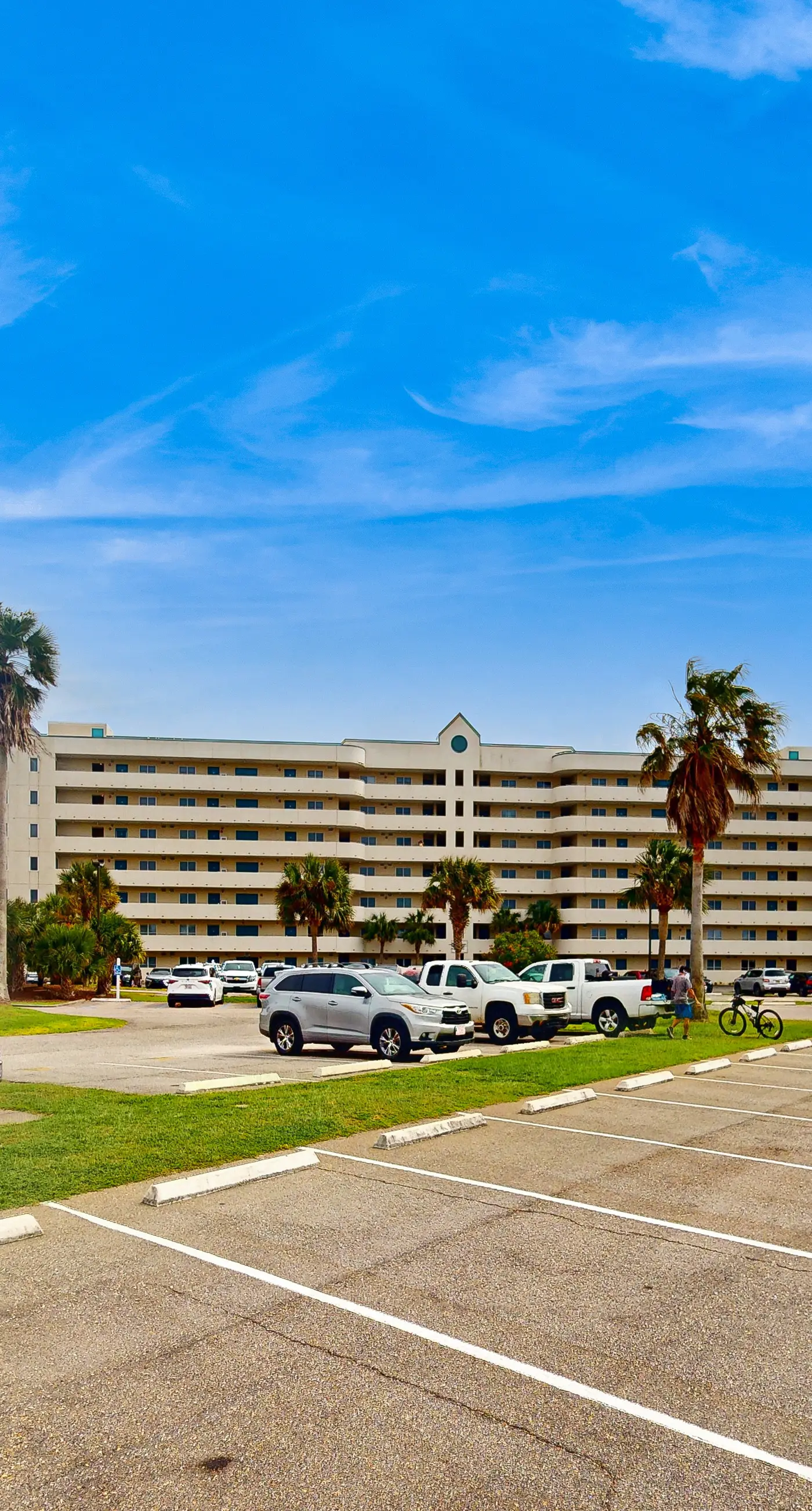 Newly updated beachfront condo with Gulf view, indoor,outdoor pools & hot tub