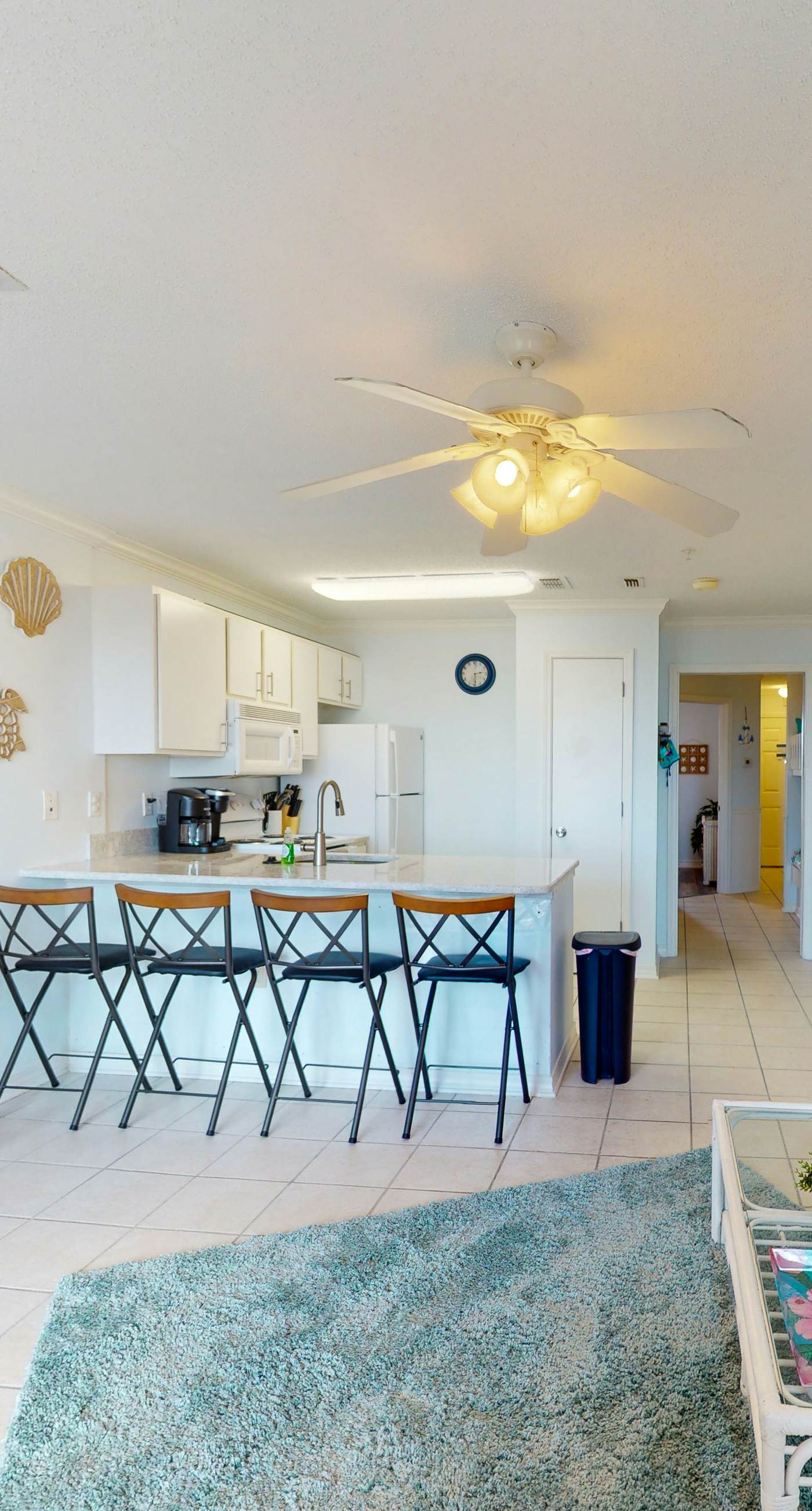 Beautiful oceanfront condo with pool, hot tub, beach access, balcony, & WiFi