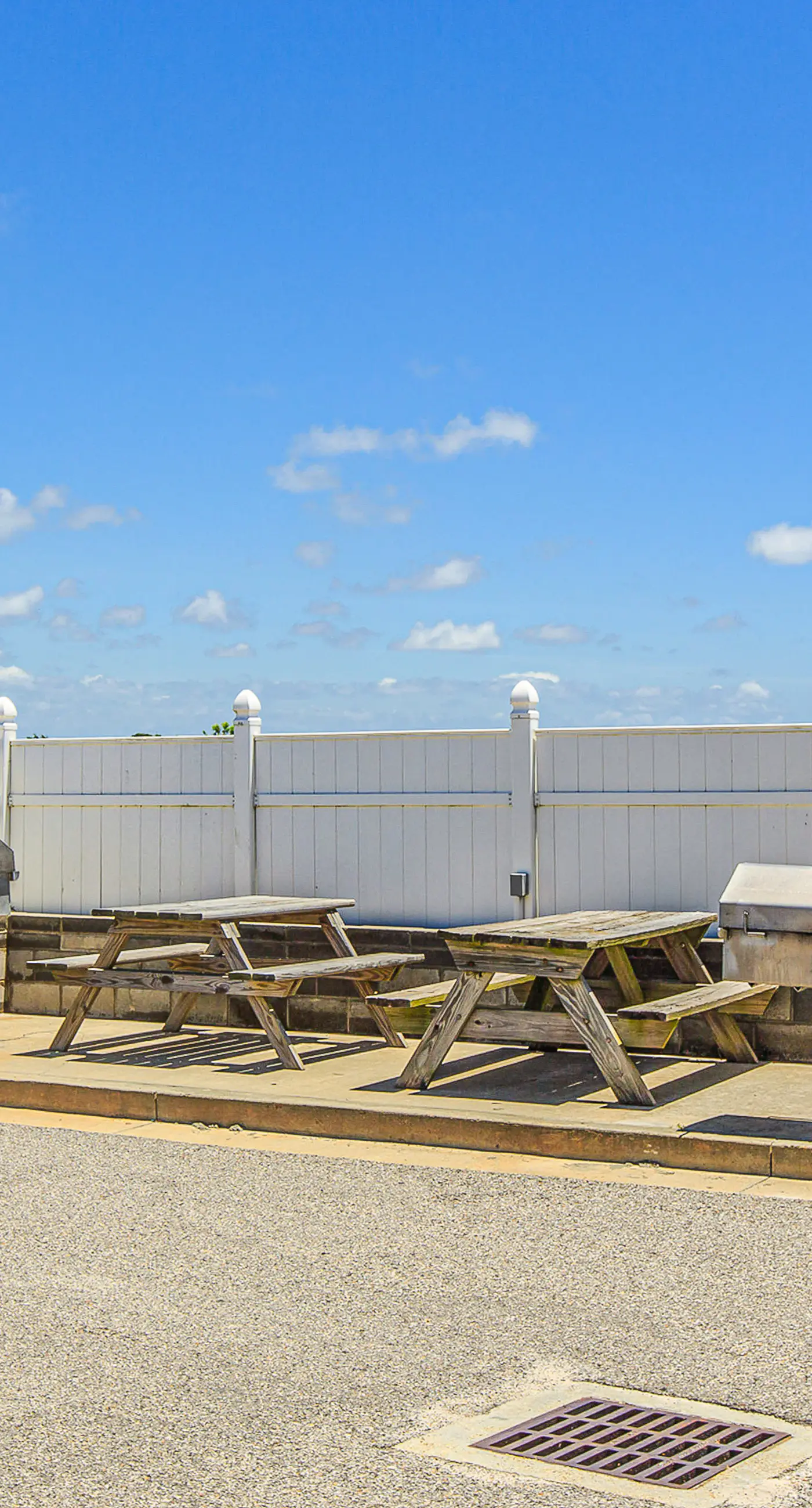 Beautiful oceanfront condo with pool, hot tub, beach access, balcony, & WiFi