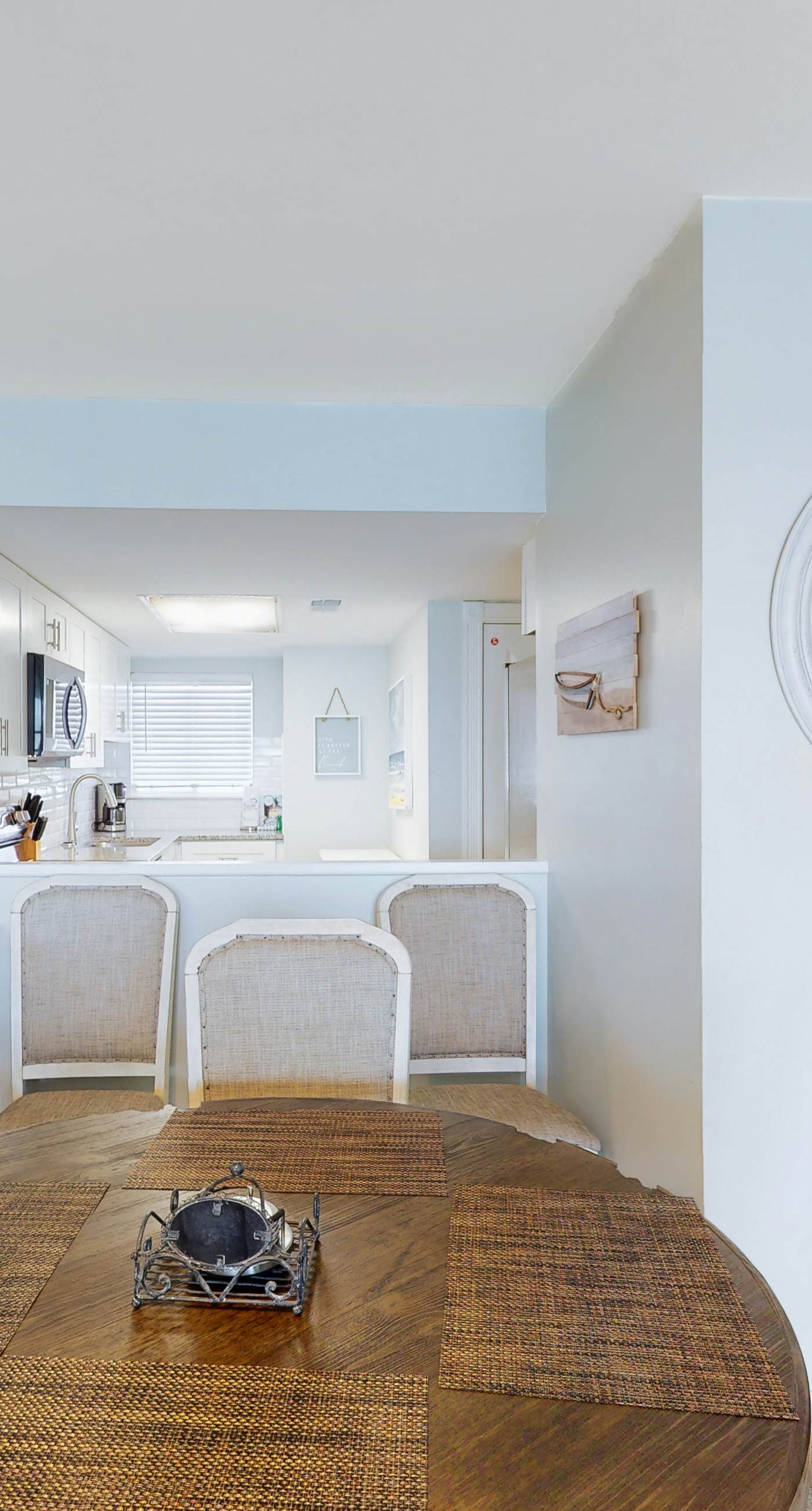 Beachfront condo with Gulf views, pool, washer,dryer, & central AC