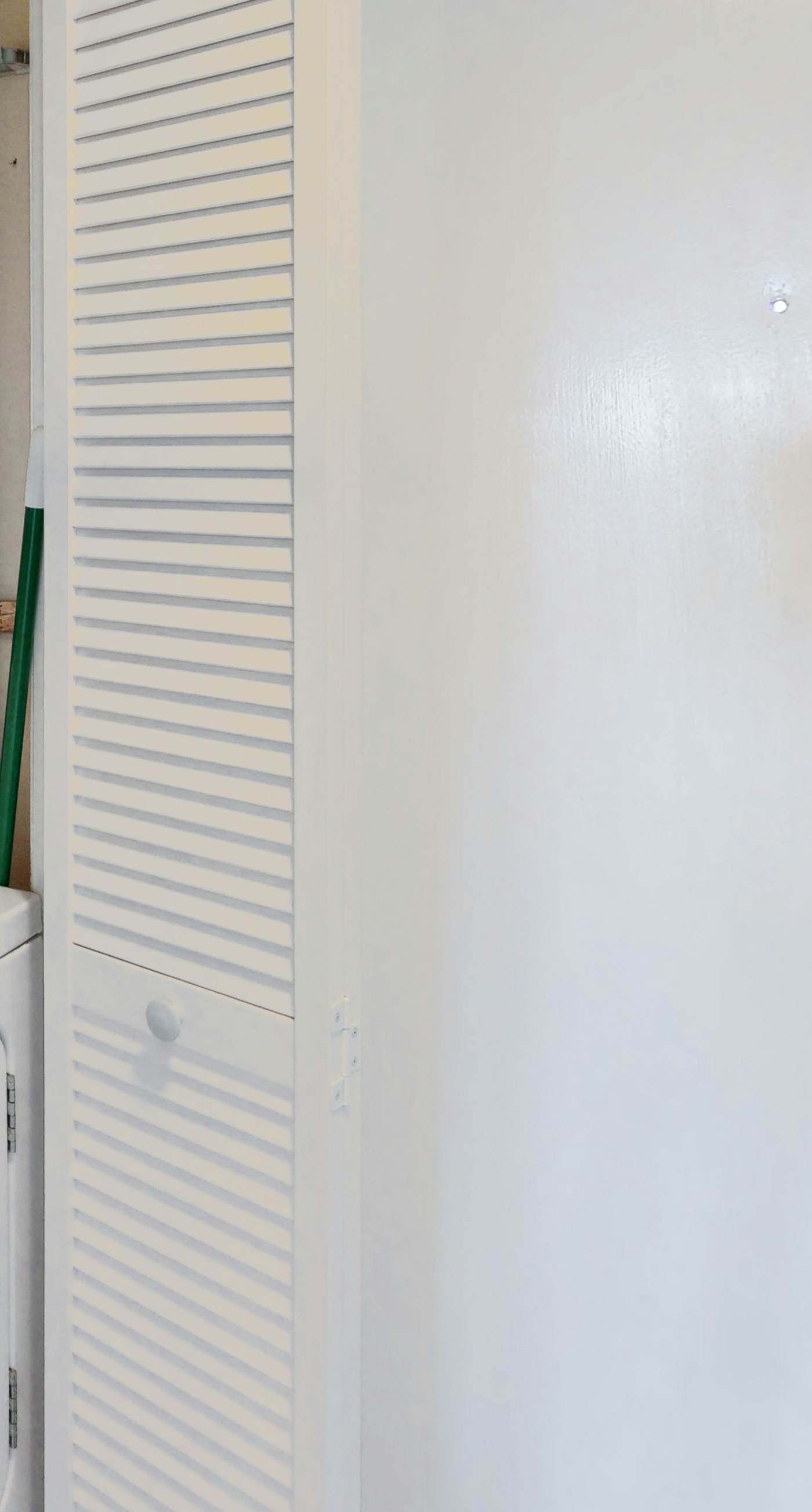 Beachfront condo with Gulf views, pool, washer,dryer, & central AC