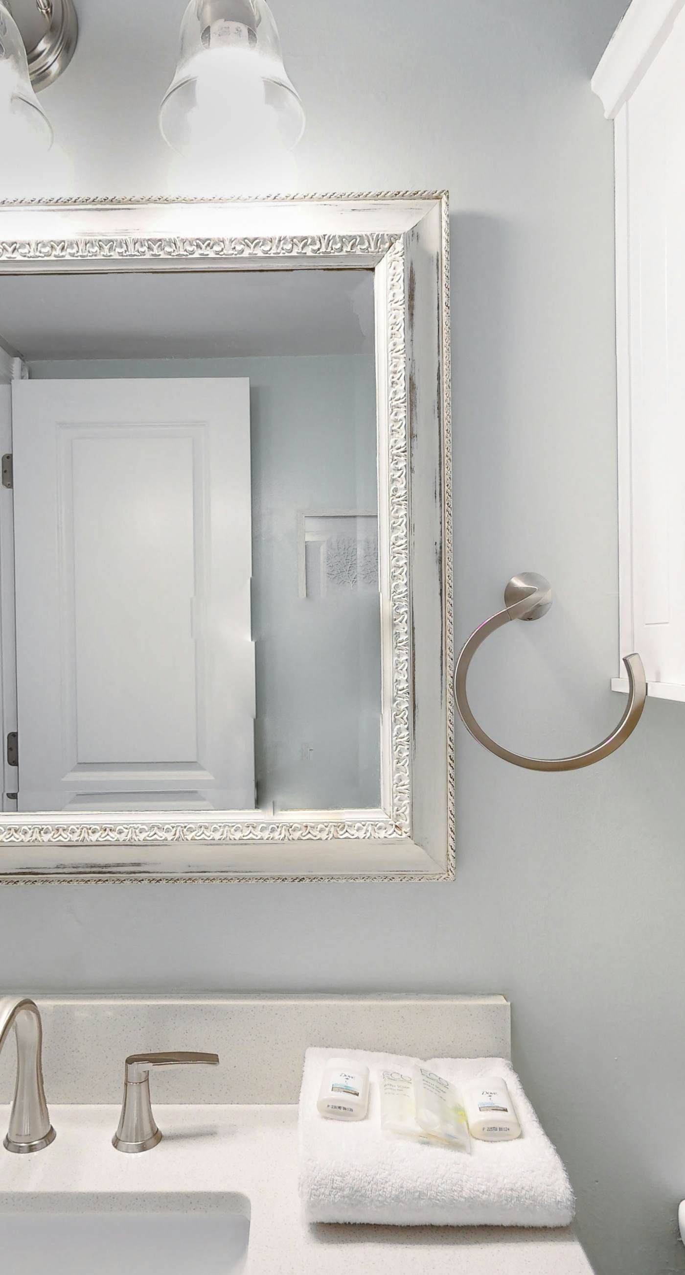 Beachfront condo with Gulf views, pool, washer,dryer, & central AC