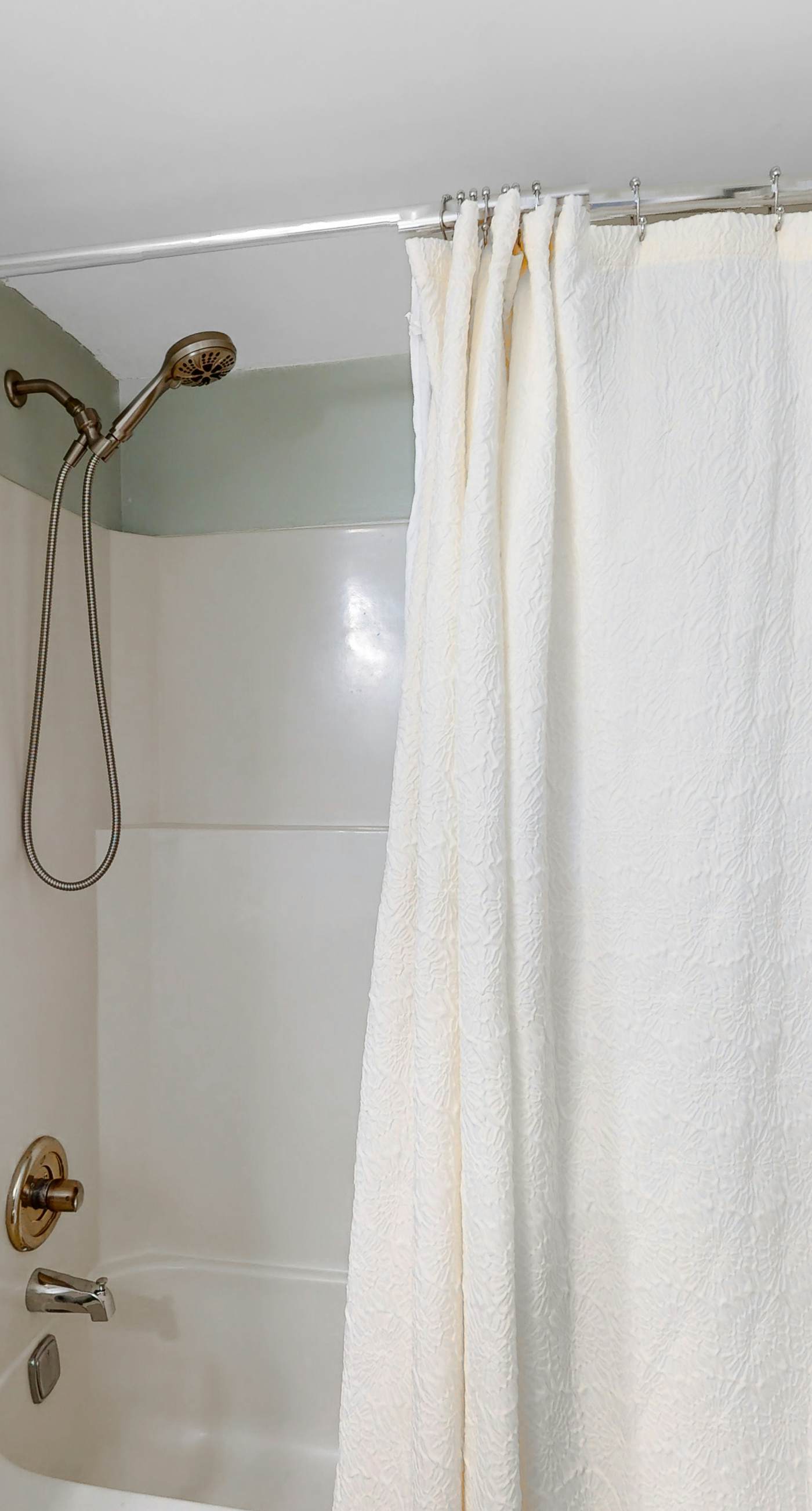 Beachfront condo with Gulf views, pool, washer,dryer, & central AC