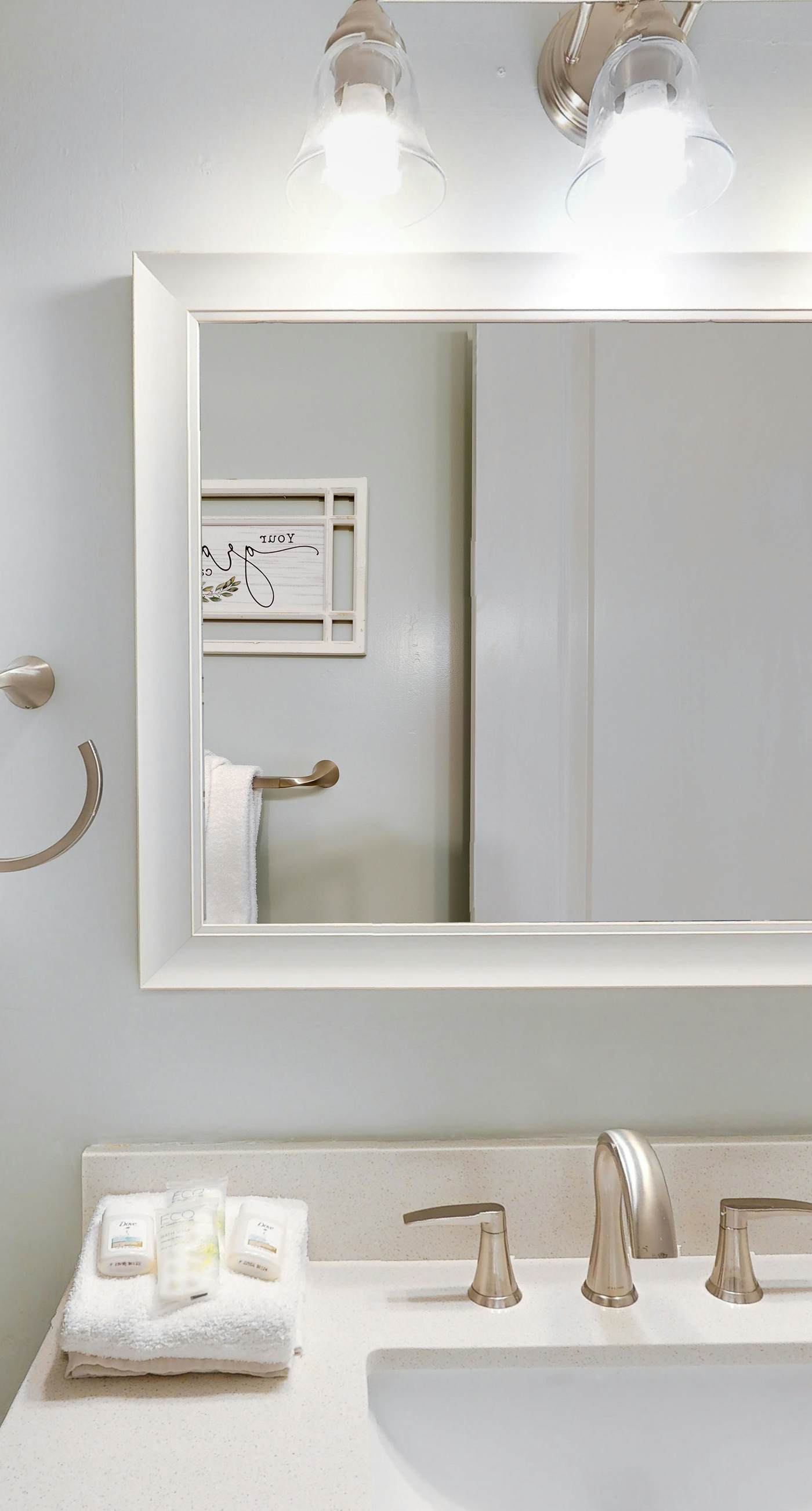 Beachfront condo with Gulf views, pool, washer,dryer, & central AC