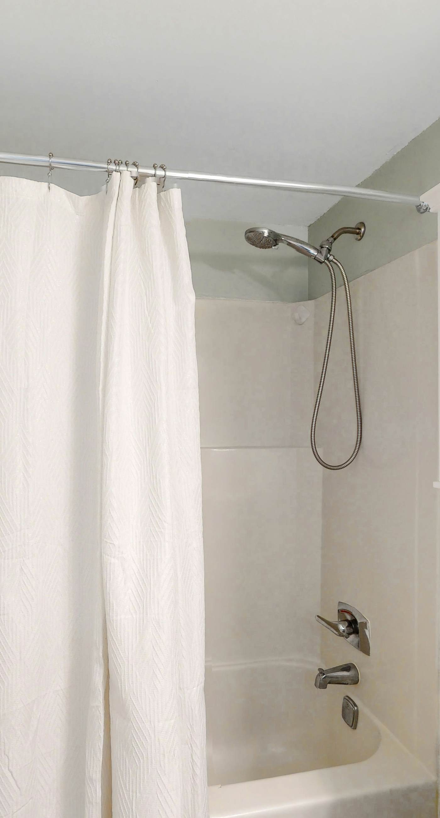 Beachfront condo with Gulf views, pool, washer,dryer, & central AC