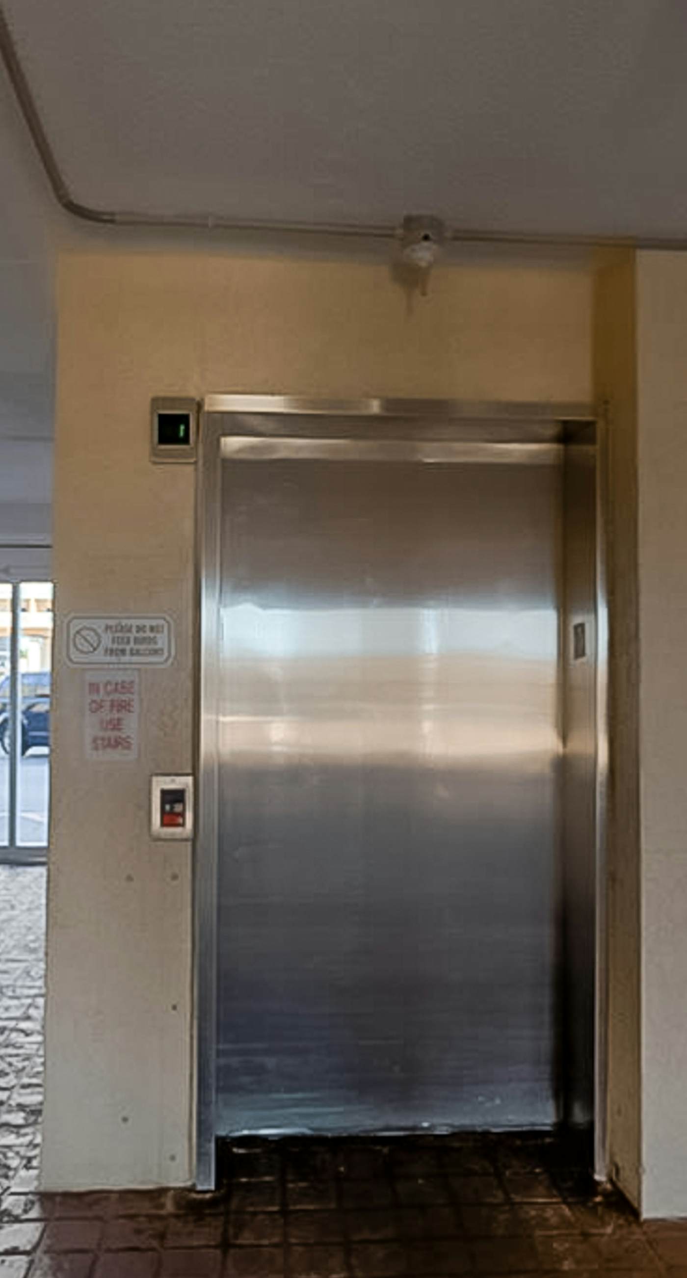 Beachfront condo with Gulf views, pool, washer,dryer, & central AC