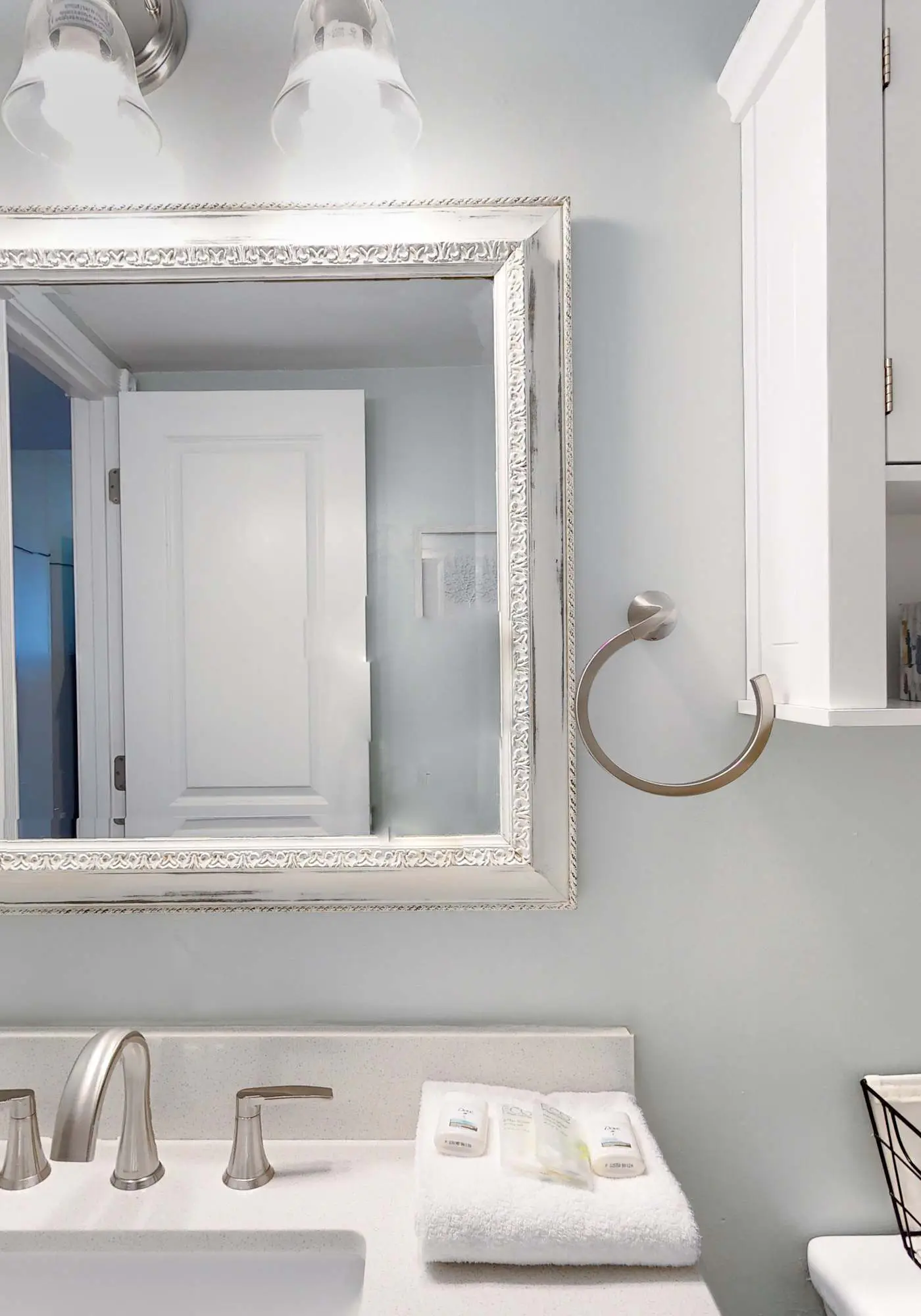 Beachfront condo with Gulf views, pool, washer,dryer, & central AC