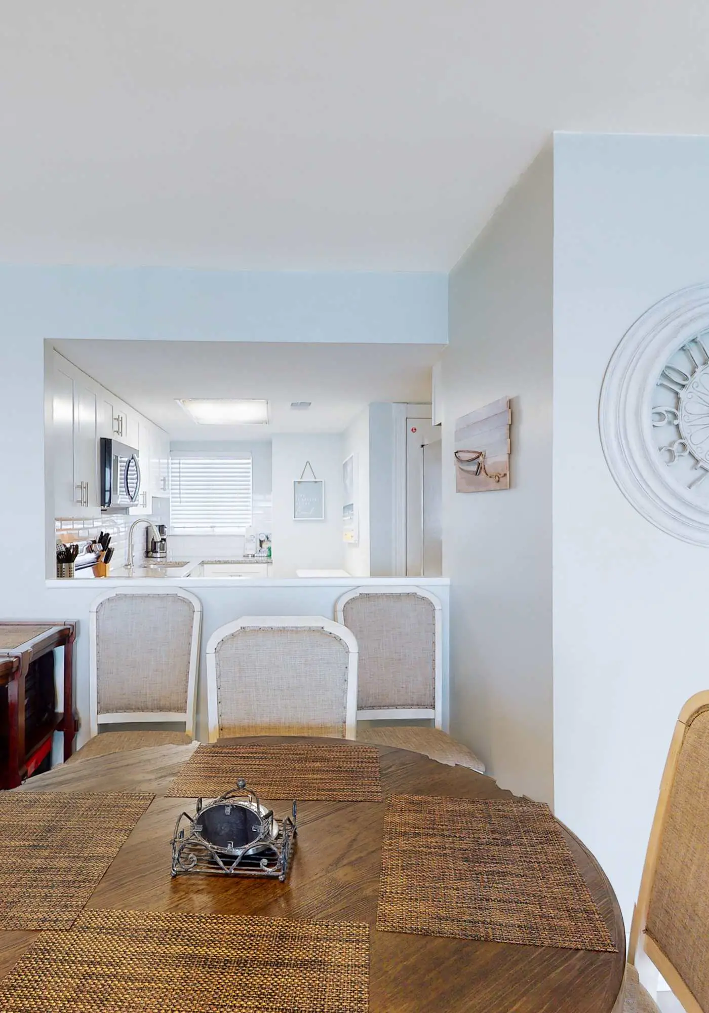 Beachfront condo with Gulf views, pool, washer,dryer, & central AC