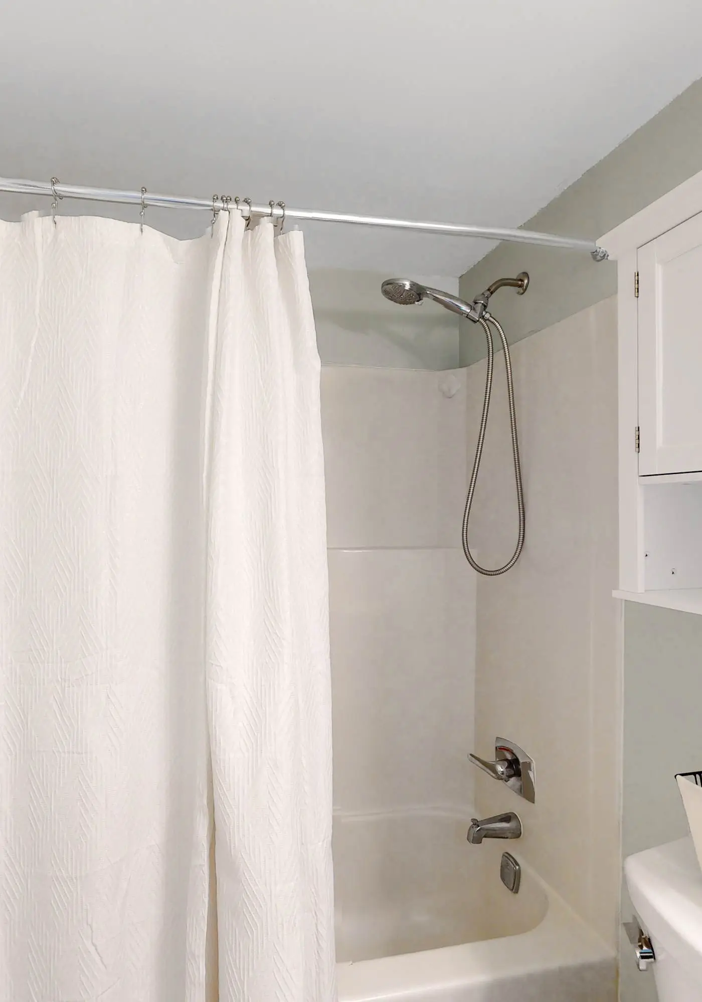 Beachfront condo with Gulf views, pool, washer,dryer, & central AC