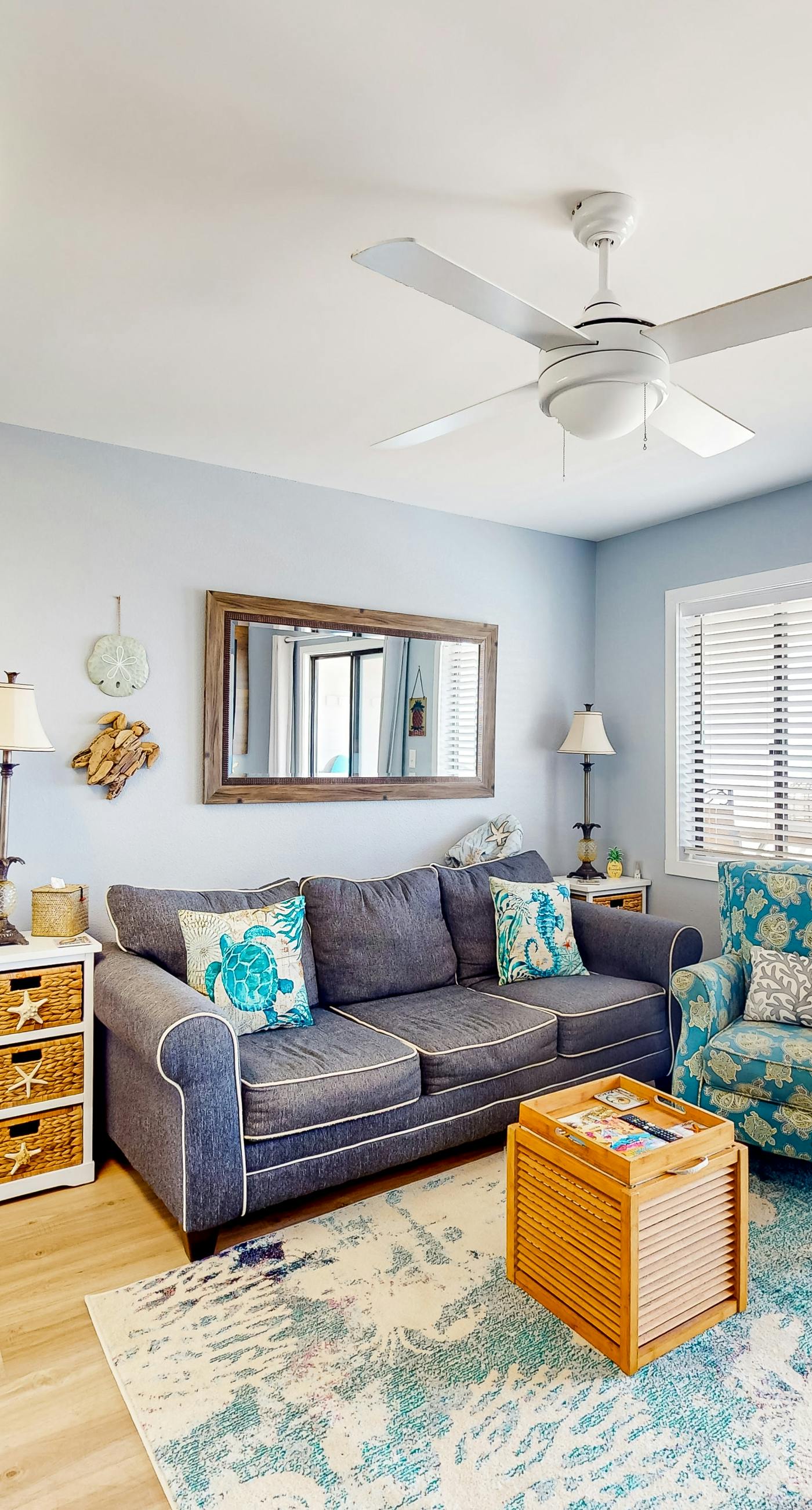 Bright oceanfront condo with pool, hot tub, sauna, tennis & central AC