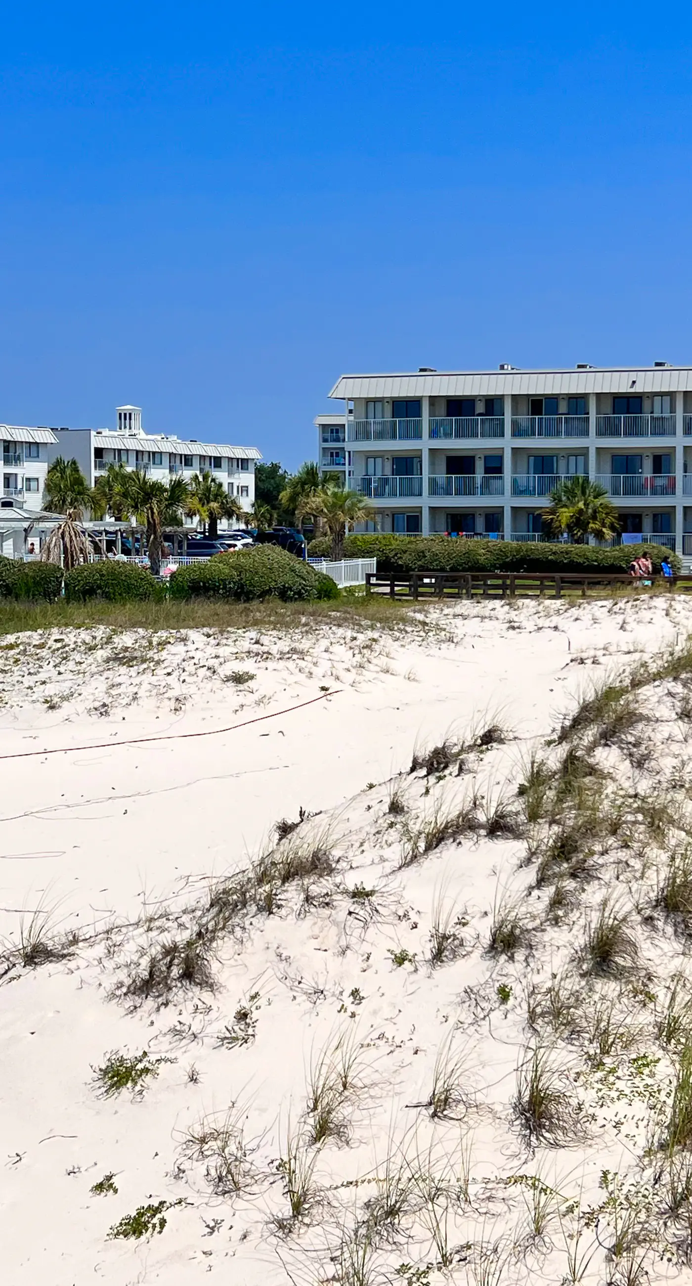 Bright oceanfront condo with pool, hot tub, sauna, tennis & central AC