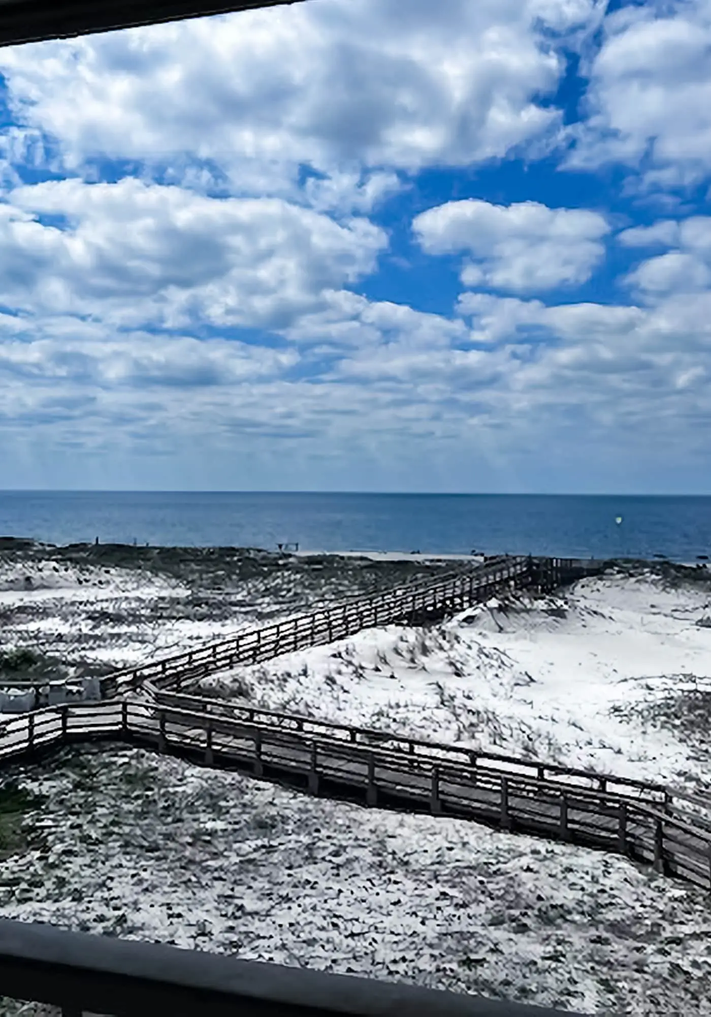 Bright oceanfront condo with pool, hot tub, sauna, tennis & central AC