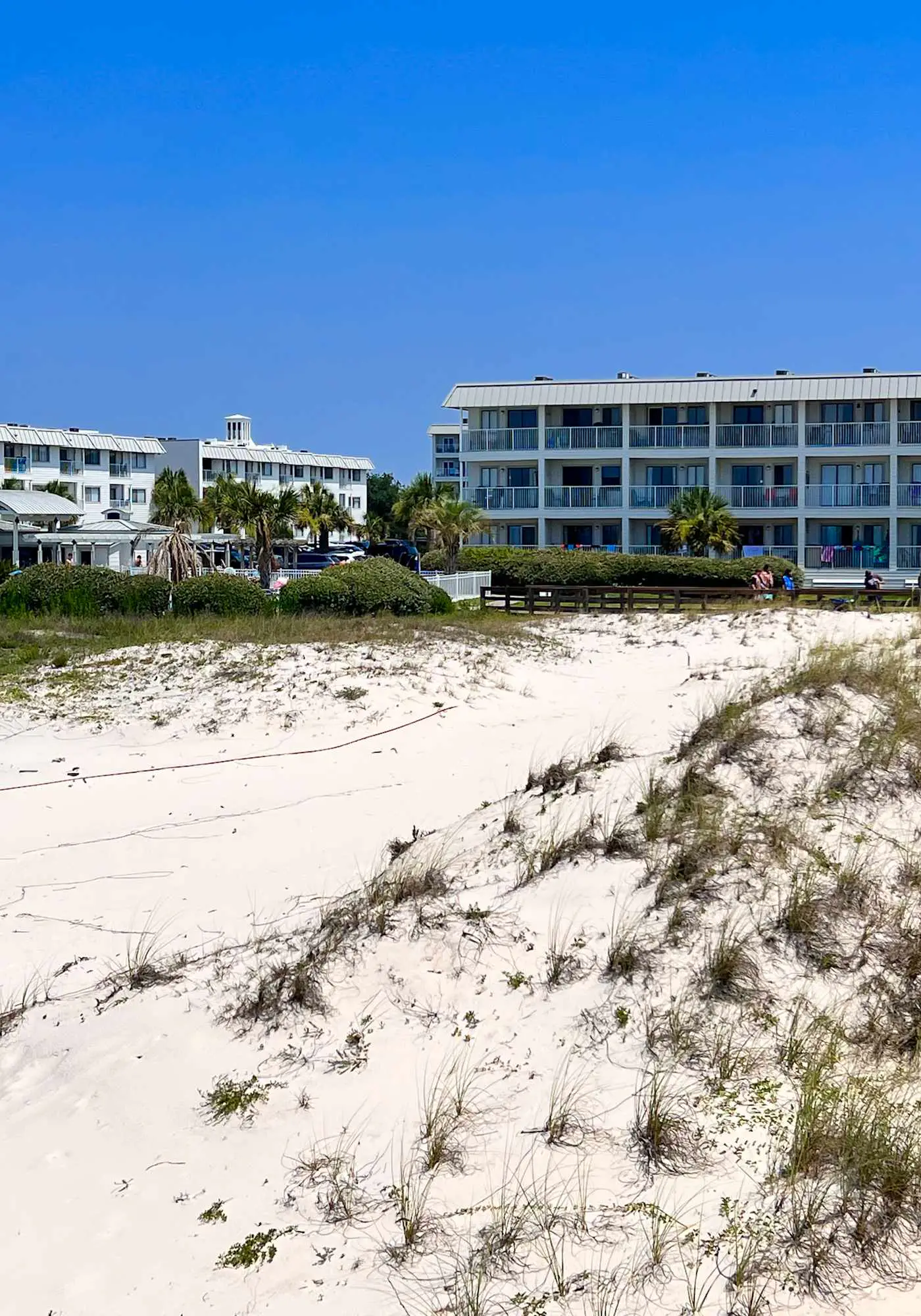 Bright oceanfront condo with pool, hot tub, sauna, tennis & central AC