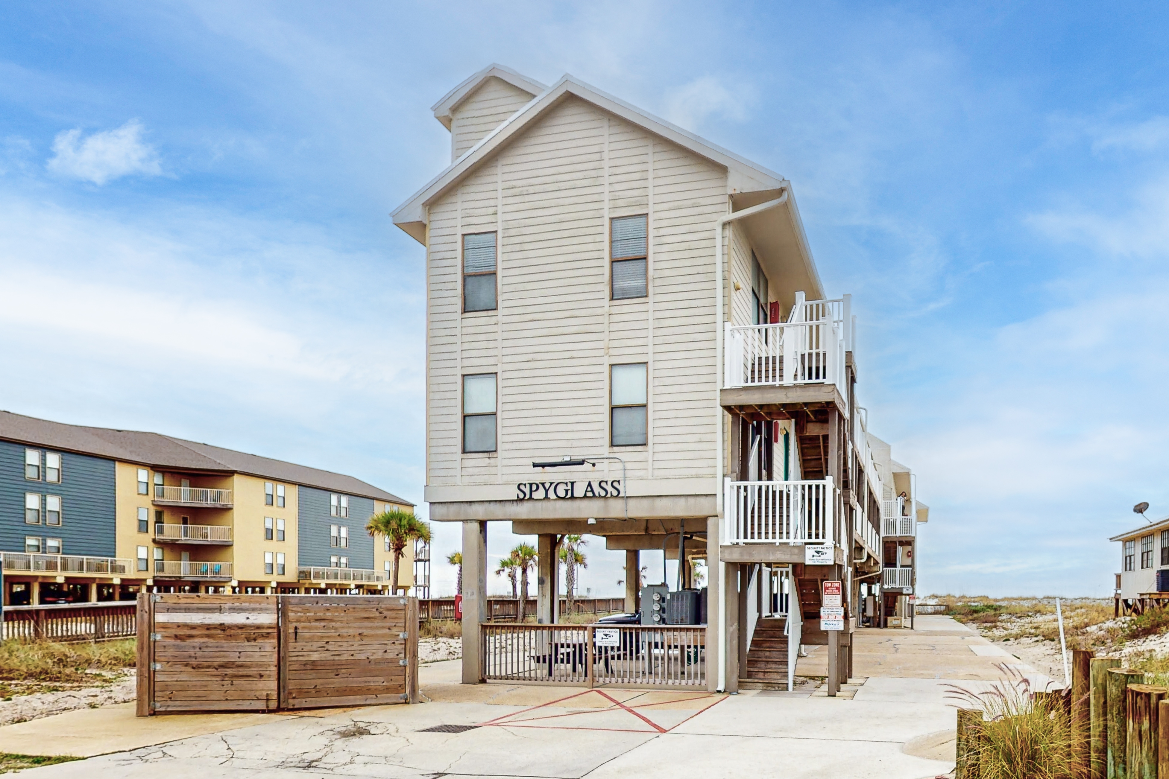 Beachfront condo with outdoor pool, beach views, washer/dryer, beach access