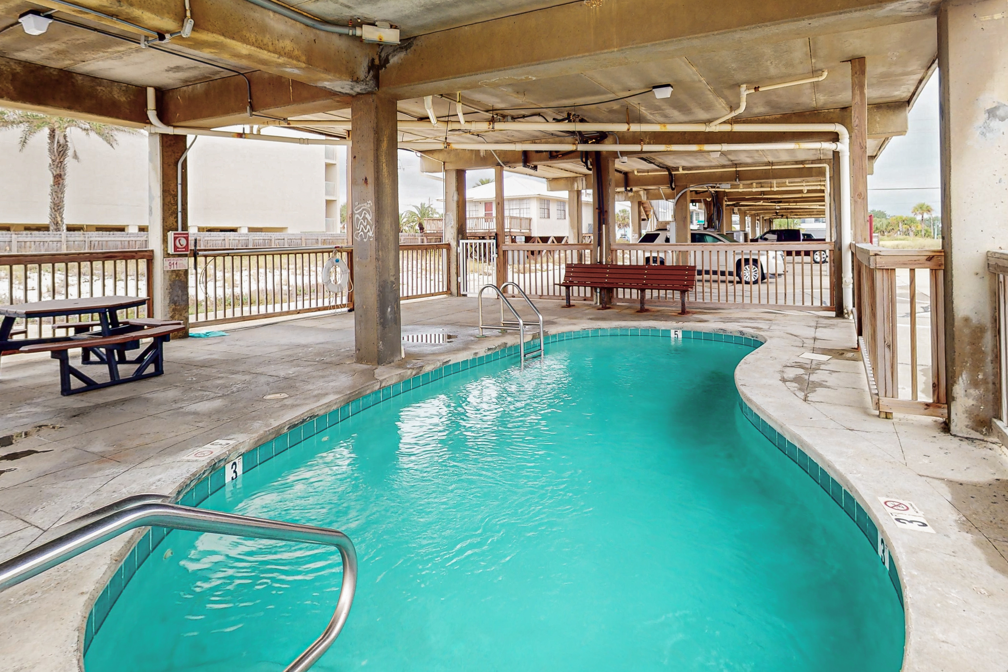 Beachfront condo with outdoor pool, beach views, washer/dryer, beach access