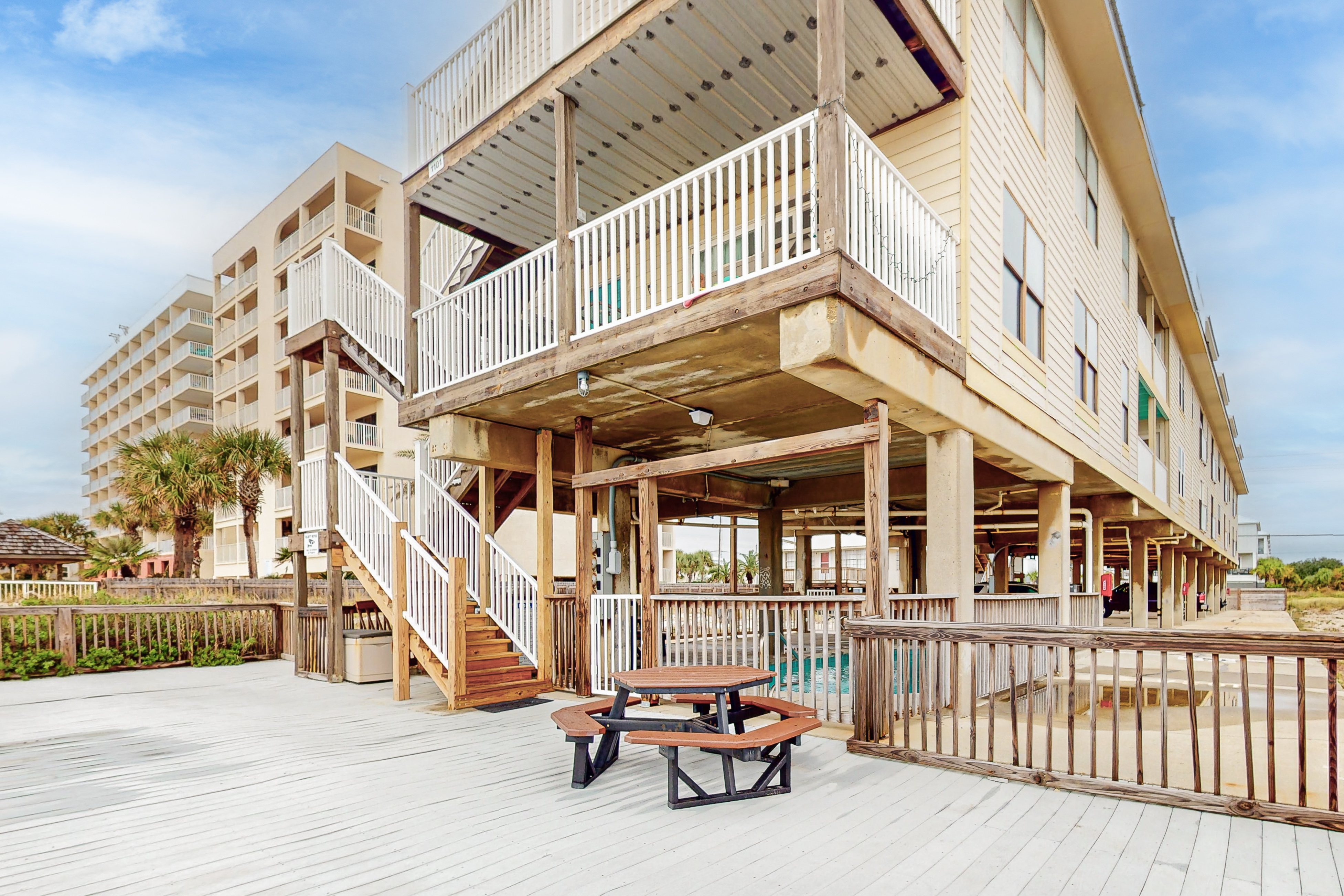 Beachfront condo with outdoor pool, beach views, washer/dryer, beach access