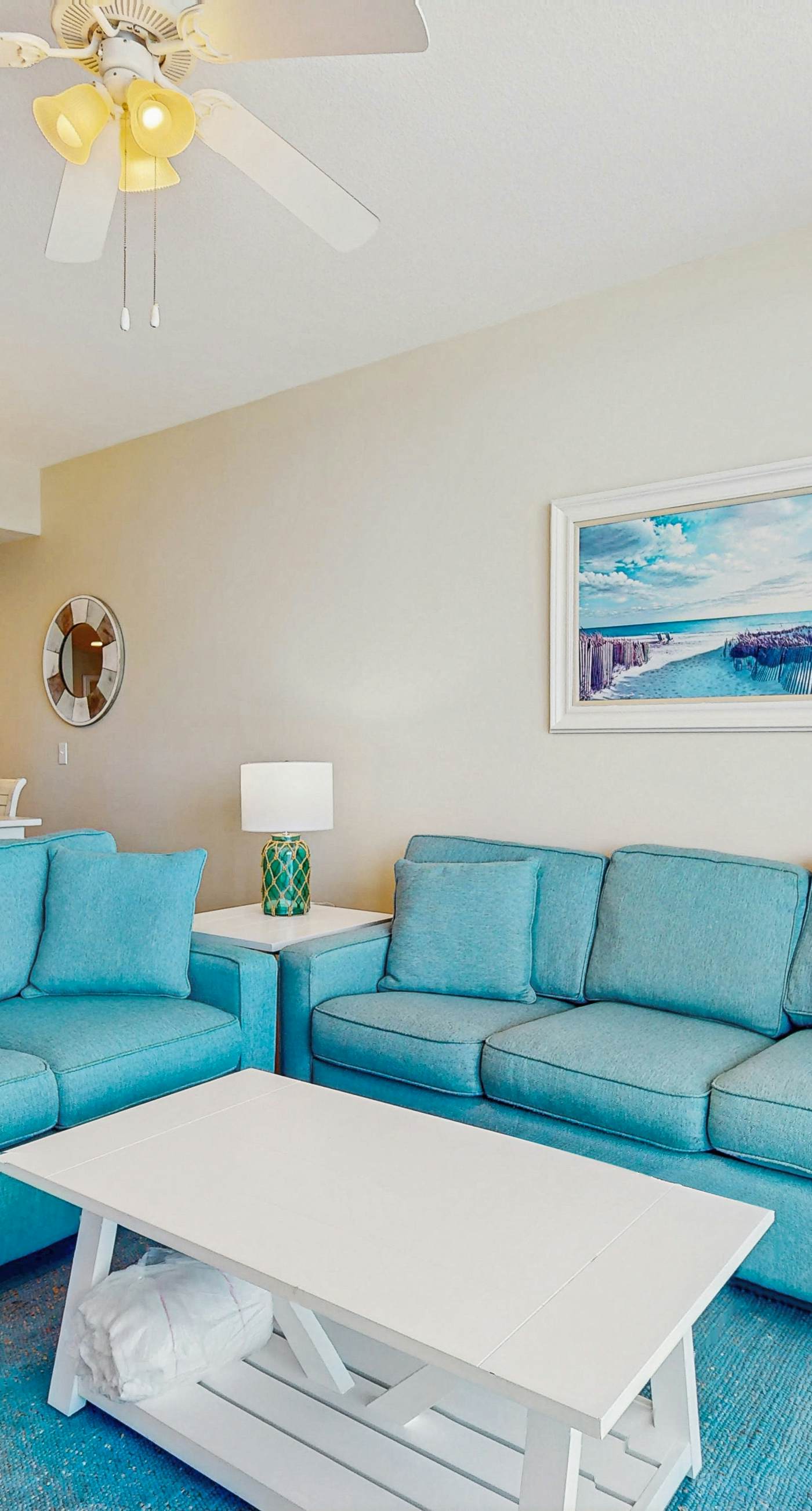Bright beachfront condo w/ private balcony, zero-entry pool, gym, & hot tub