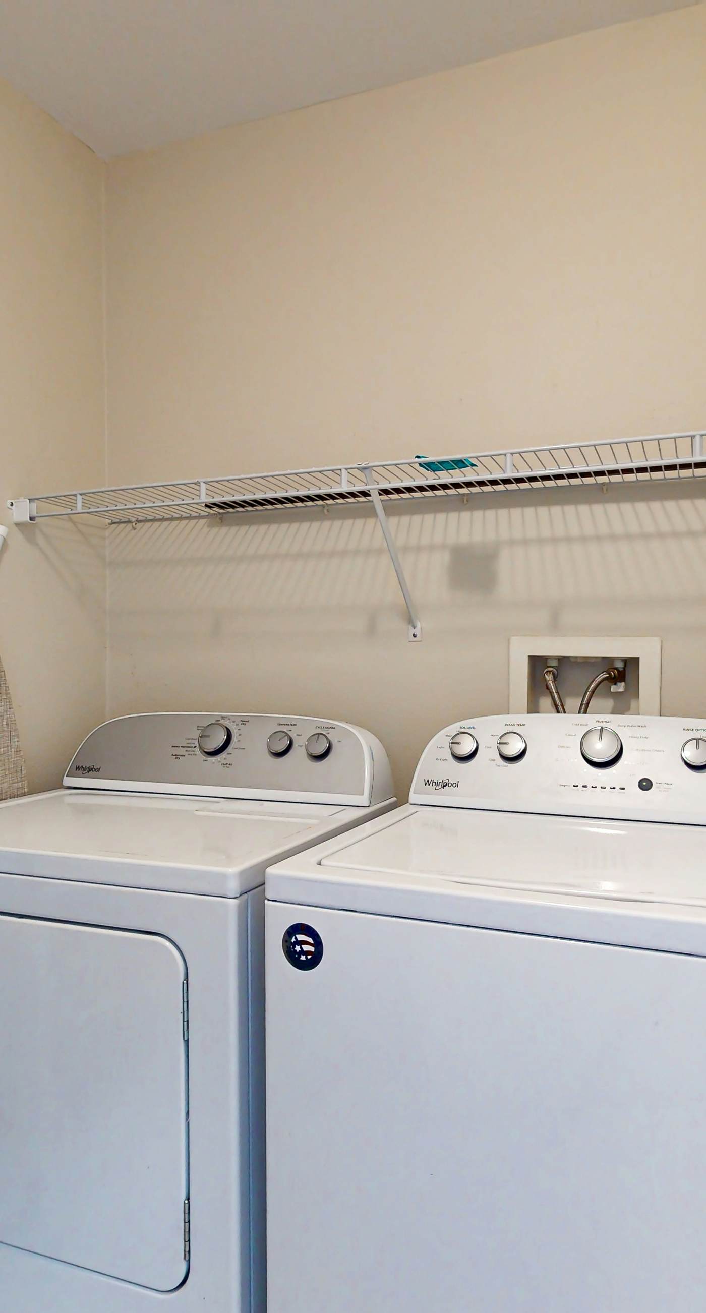 Bright beachfront condo w/ private balcony, zero-entry pool, gym, & hot tub