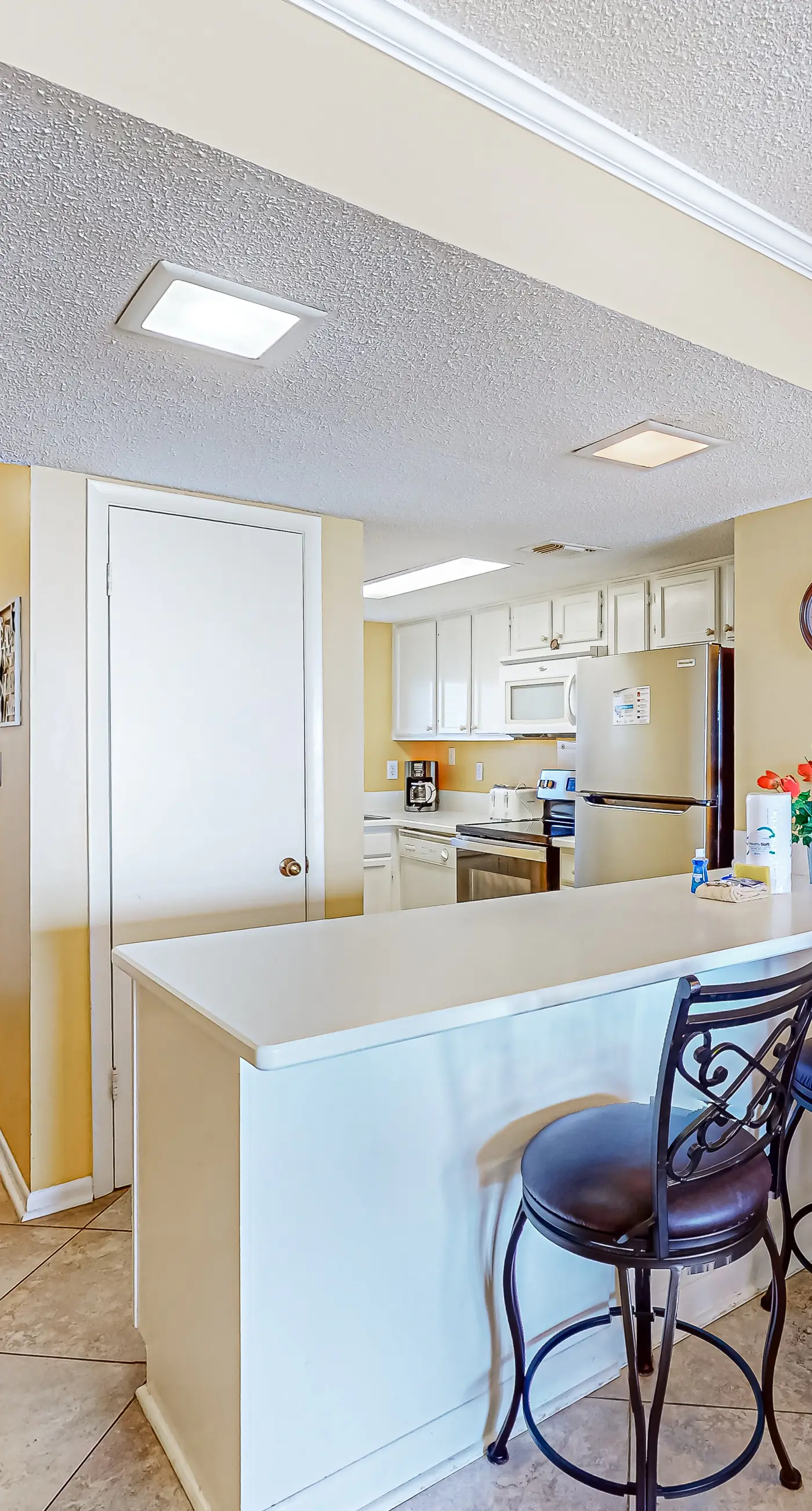 Beach/Gulf-front condo with water views, on-site pool, & private balcony