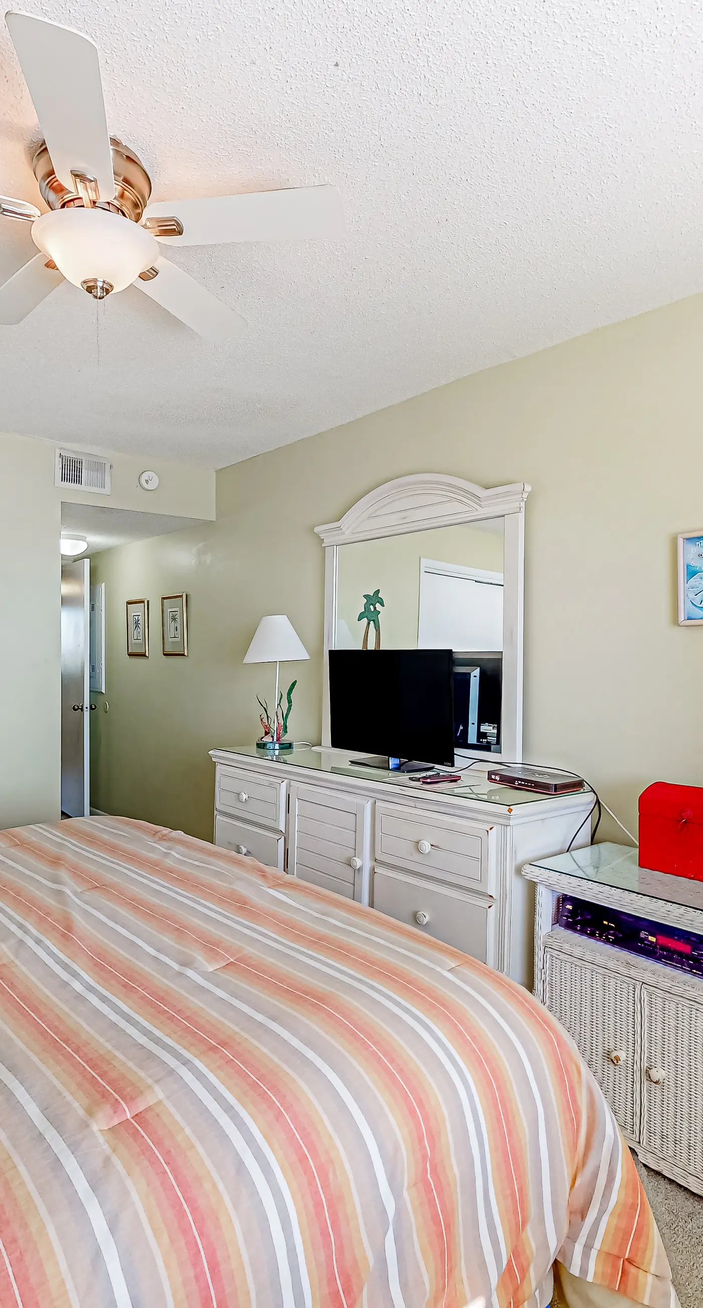 Beach/Gulf-front condo with water views, on-site pool, & private balcony