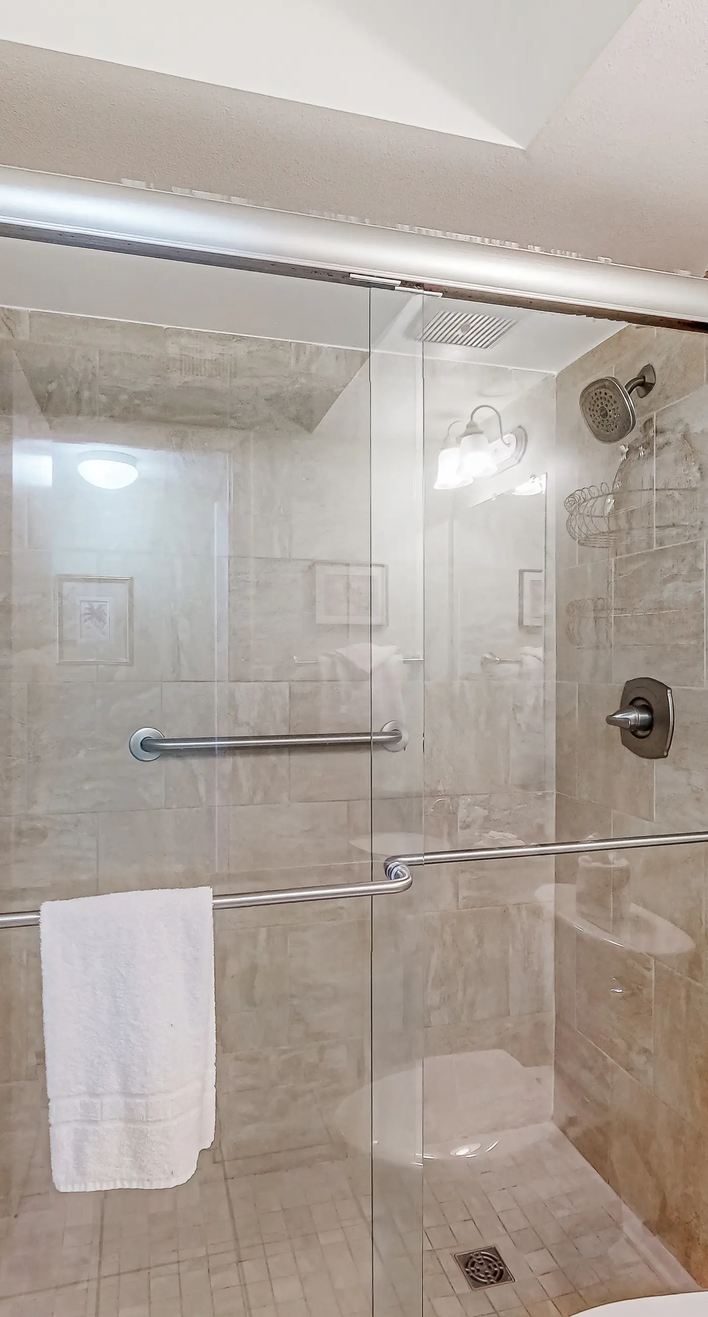 Beach/Gulf-front condo with water views, on-site pool, & private balcony