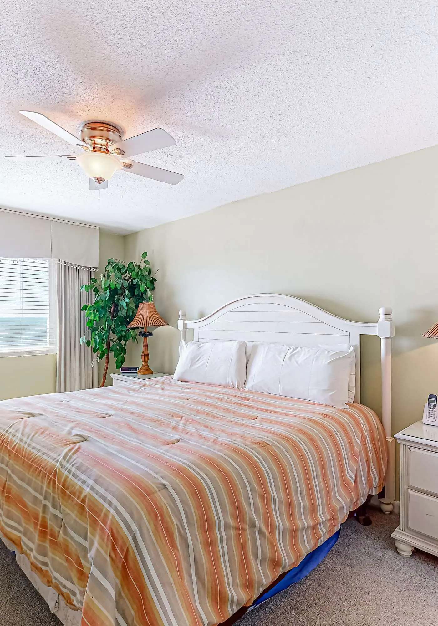 Beach/Gulf-front condo with water views, on-site pool, & private balcony