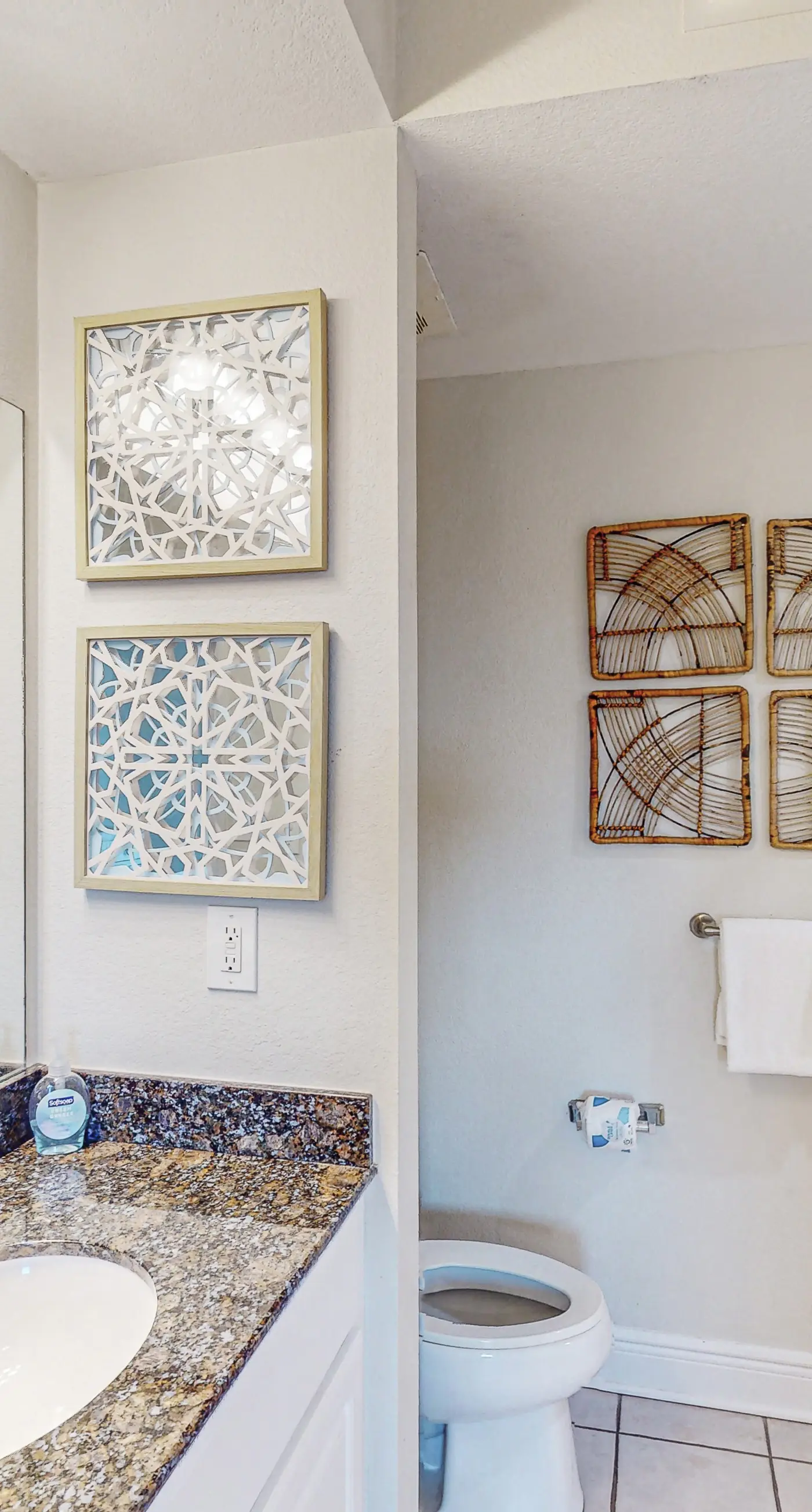 Gulf view condo with resort amenities, scenic balcony, open layout, W&D, & AC