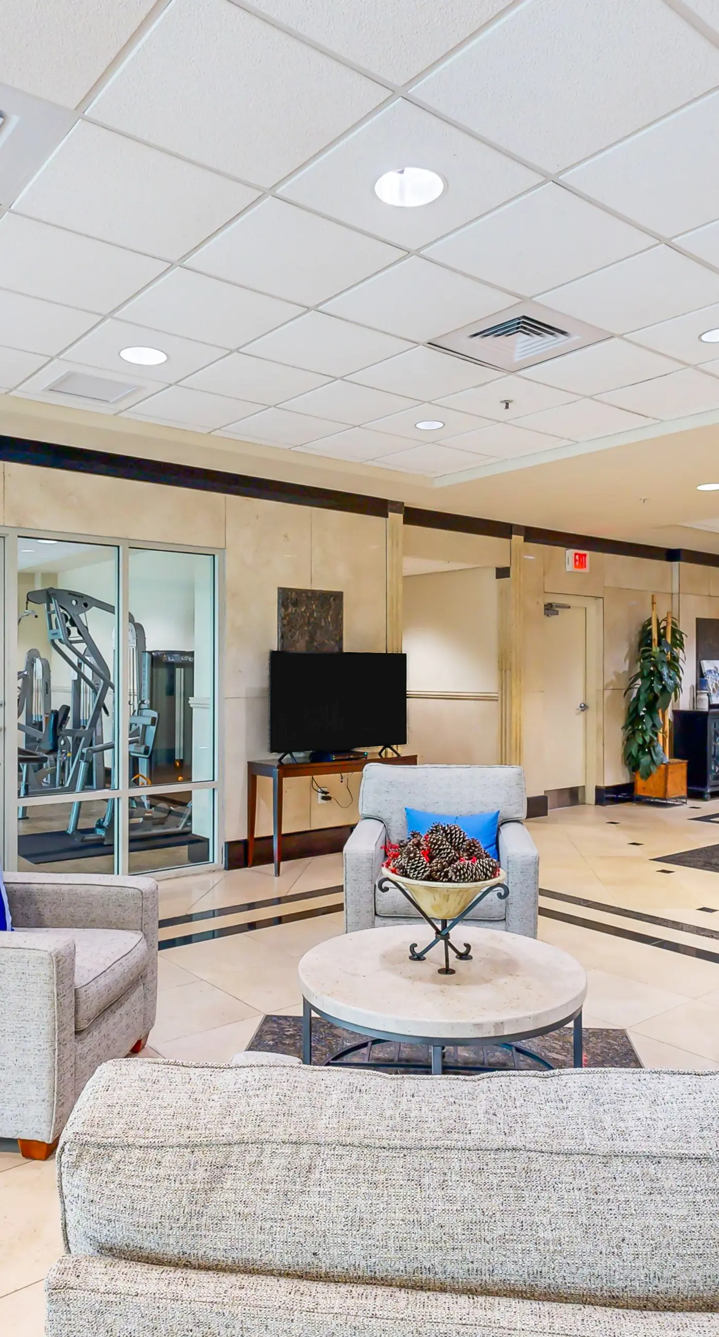 Gulf view condo with resort amenities, scenic balcony, open layout, W&D, & AC