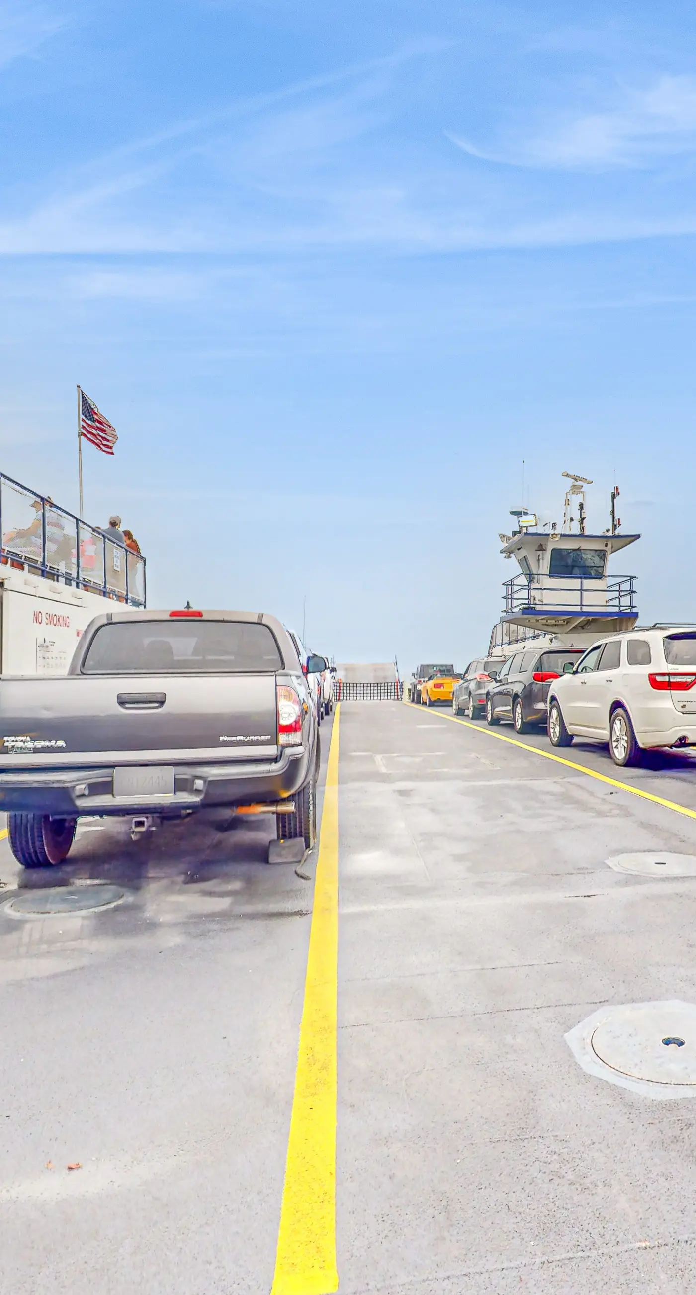 Gulf view condo with resort amenities, scenic balcony, open layout, W&D, & AC