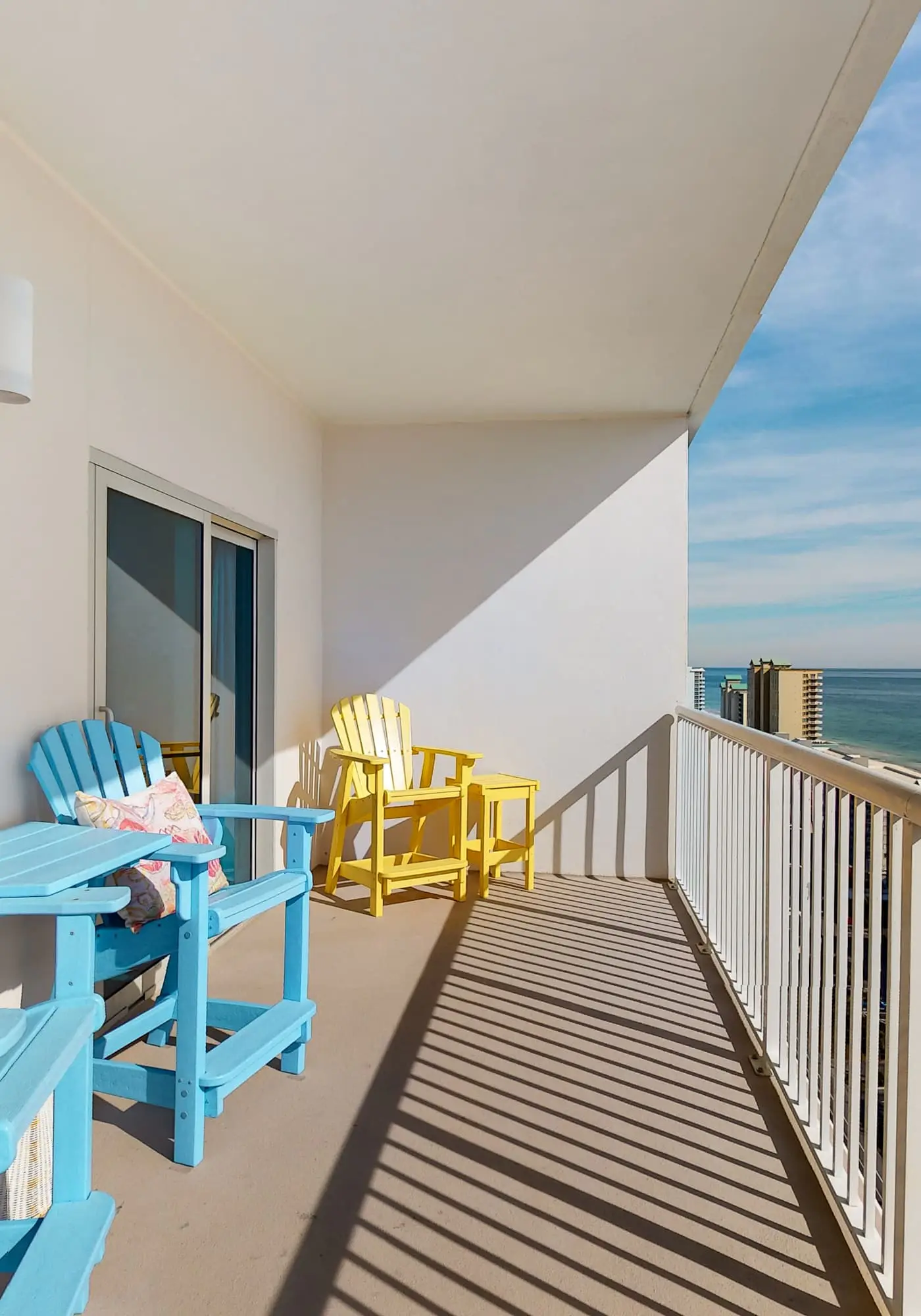 Gulf view condo on top floor with pools, hot tubs, saunas, gym & beach access