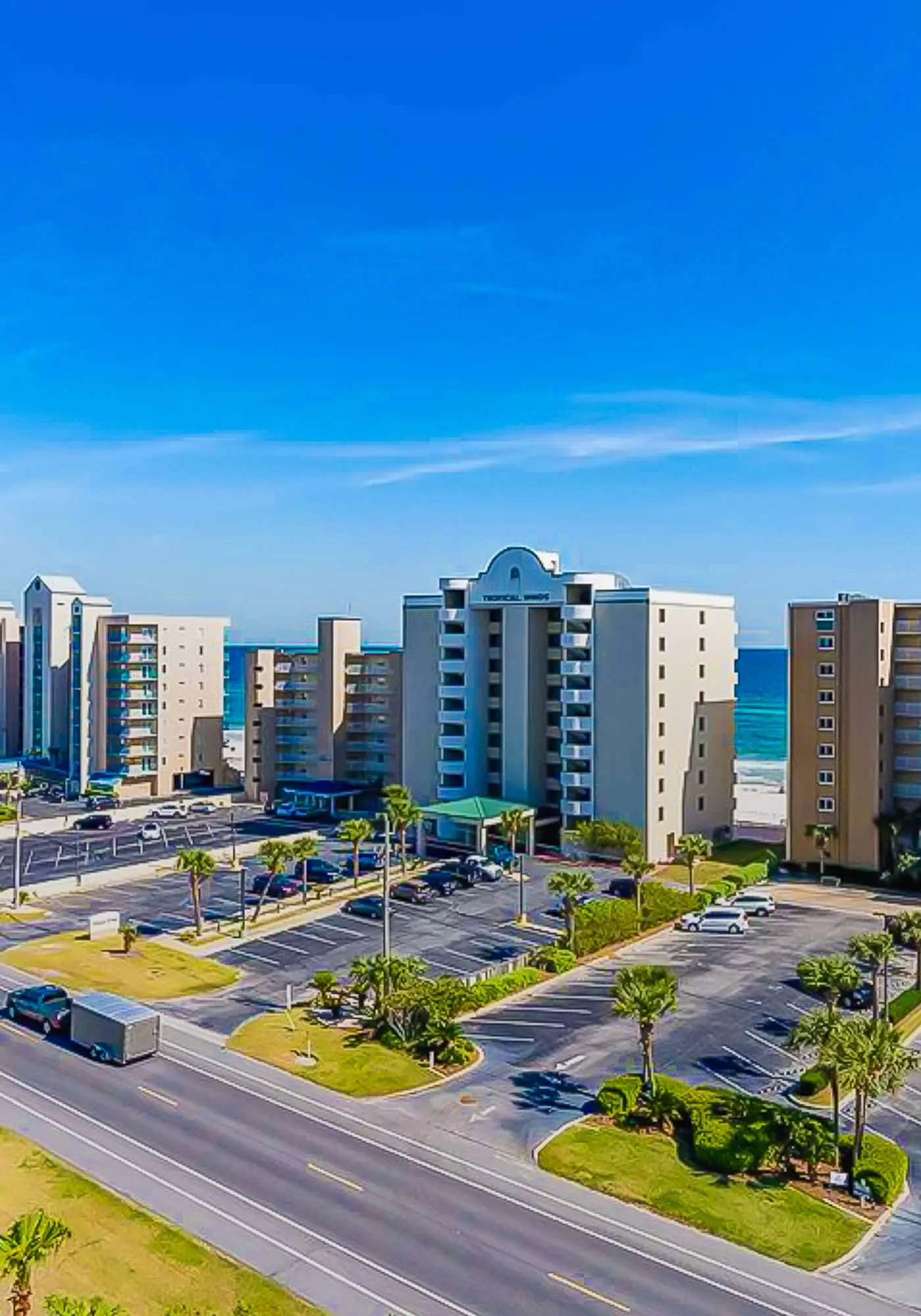 Gulf view condo on top floor with pools, hot tubs, saunas, gym & beach access