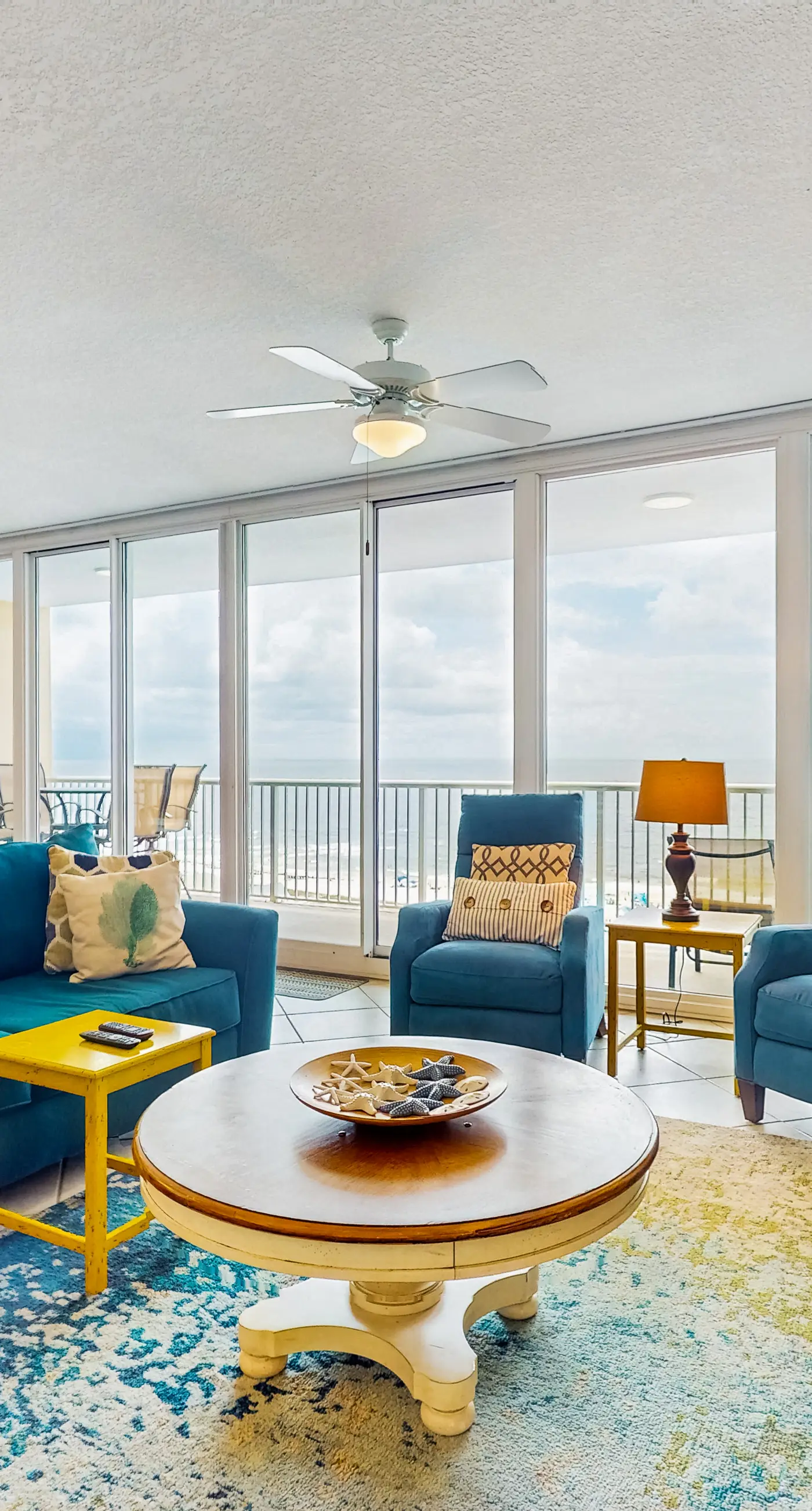 Gulf-view retreat with washer,dryer, AC, pool, sauna, & fitness center