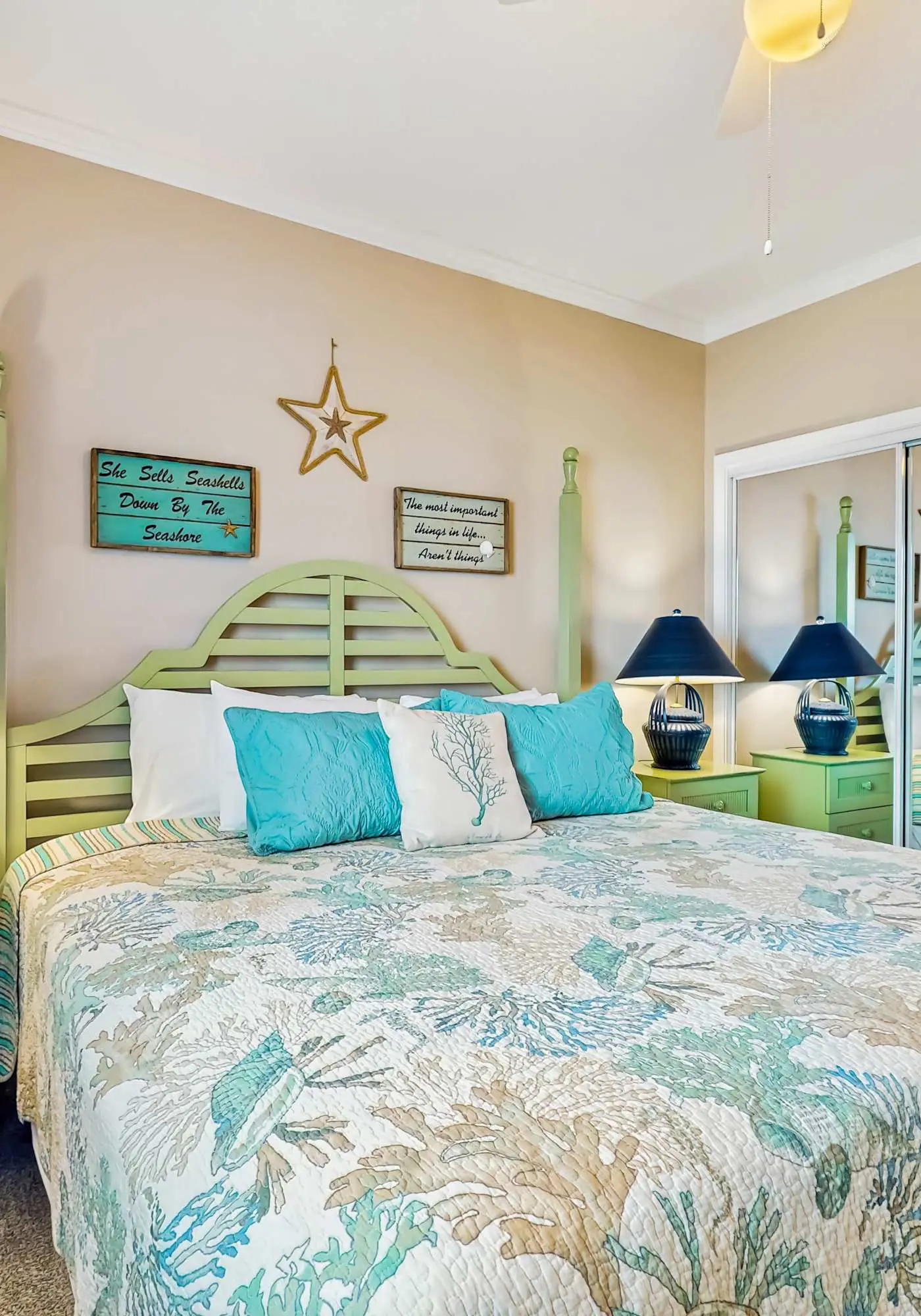 Gulf-view retreat with washer,dryer, AC, pool, sauna, & fitness center