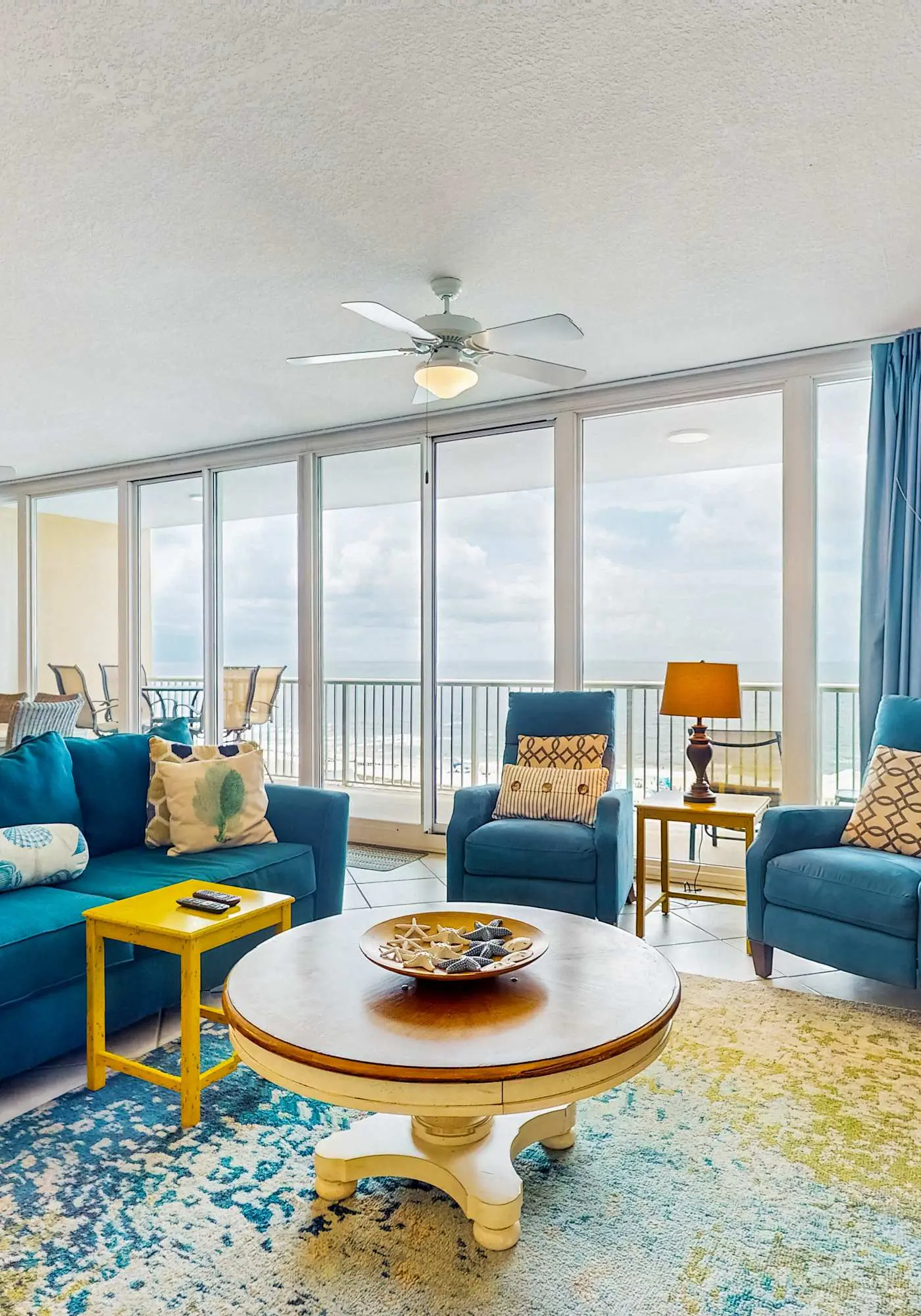 Gulf-view retreat with washer,dryer, AC, pool, sauna, & fitness center