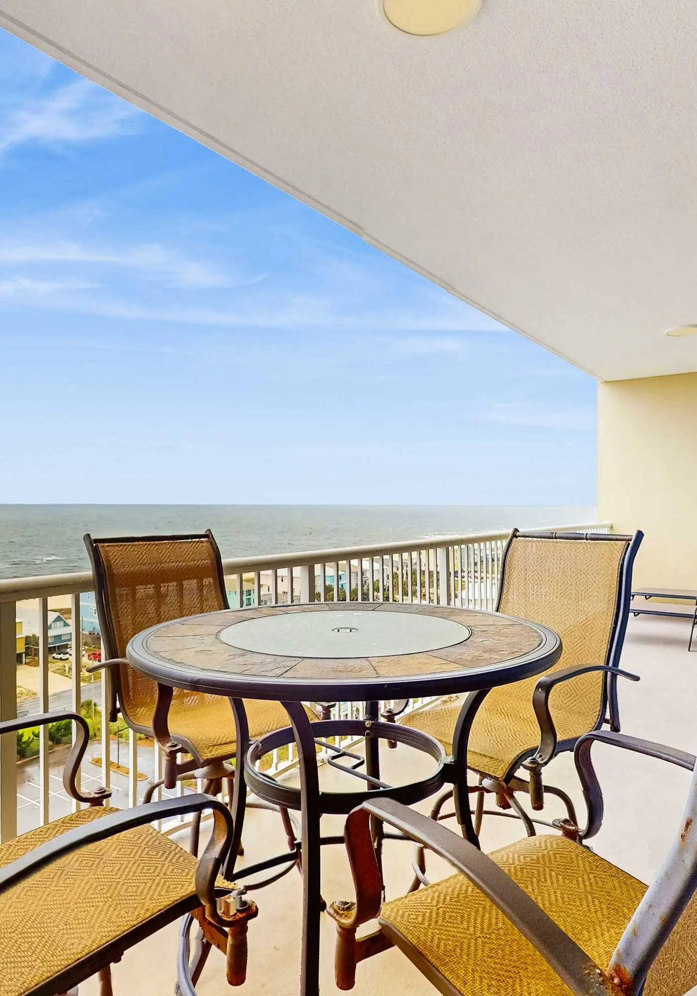 Gulf-view retreat with washer,dryer, AC, pool, sauna, & fitness center