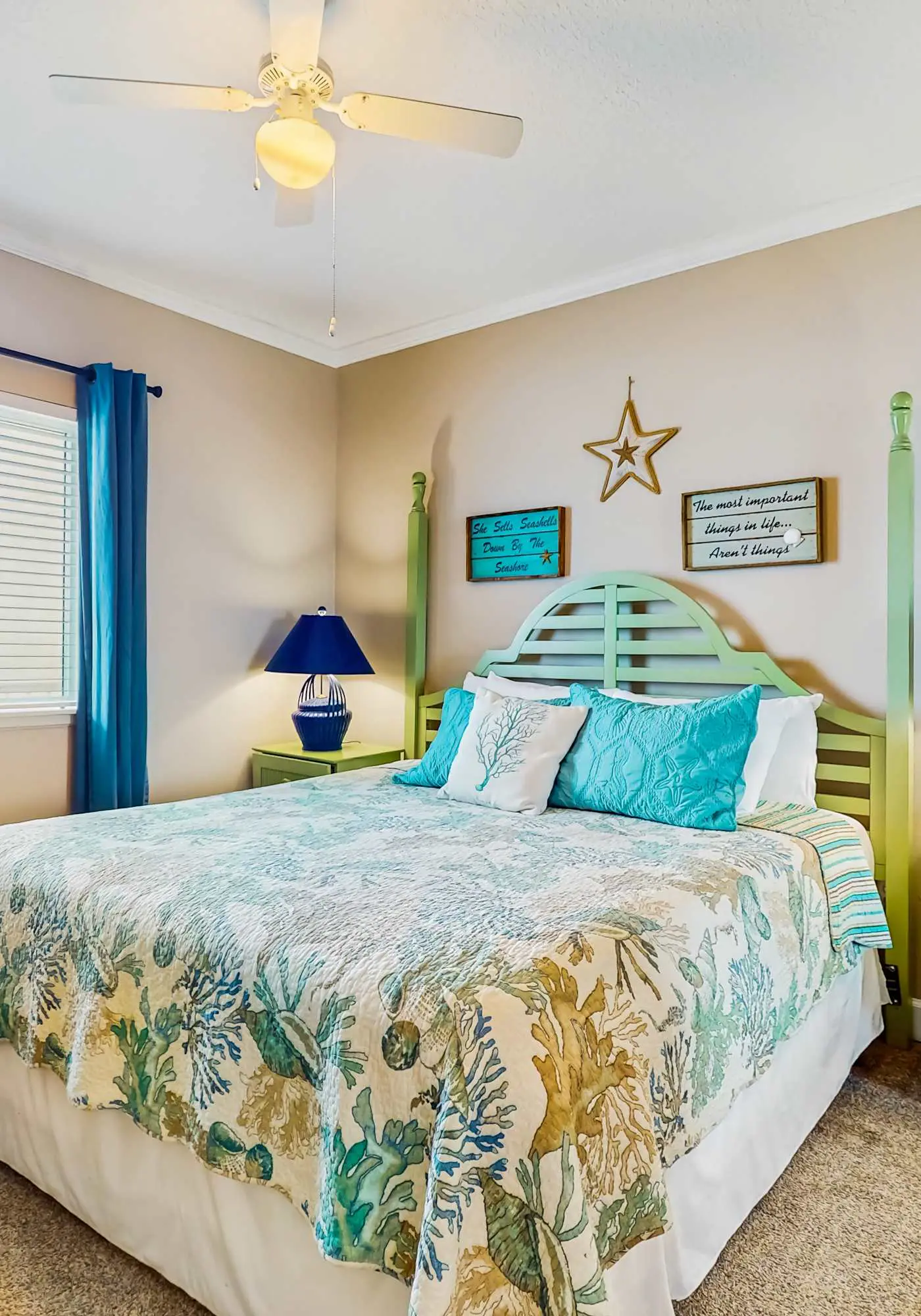 Gulf-view retreat with washer,dryer, AC, pool, sauna, & fitness center