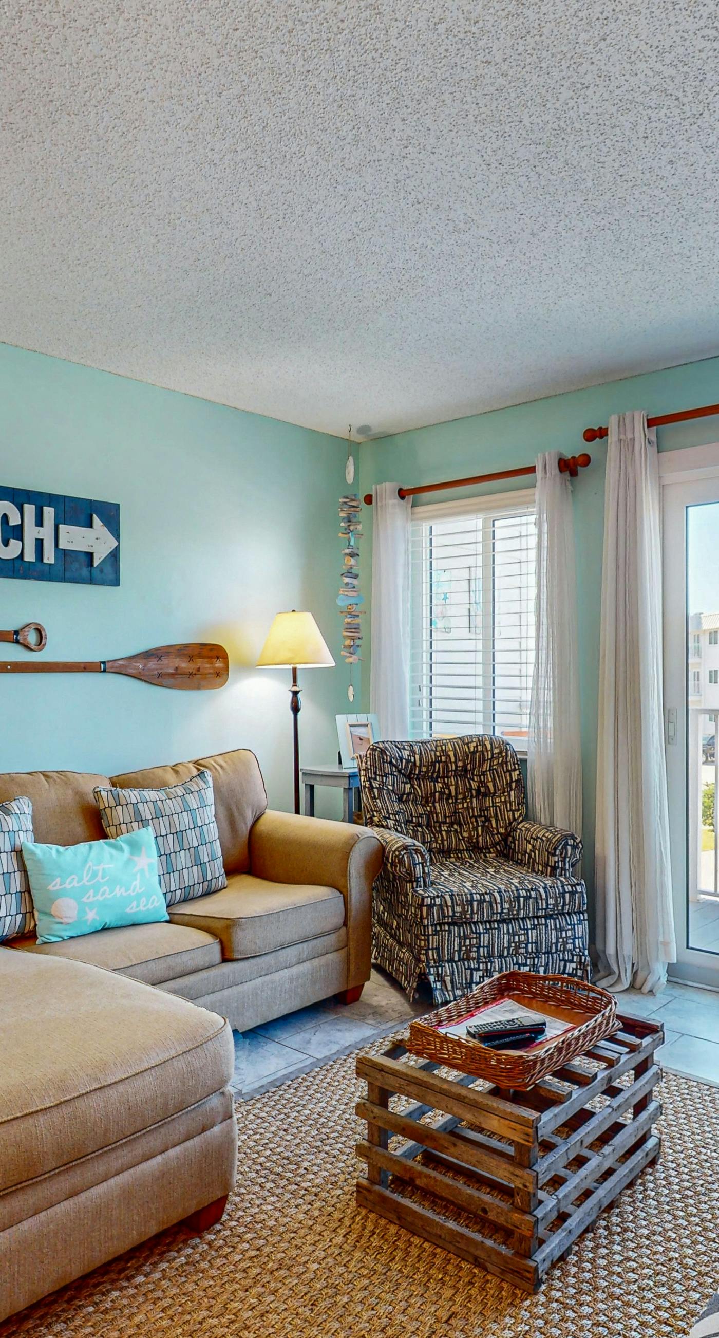 2nd-floor coastal condo with pools, hot tubs, tennis, balcony, elevator