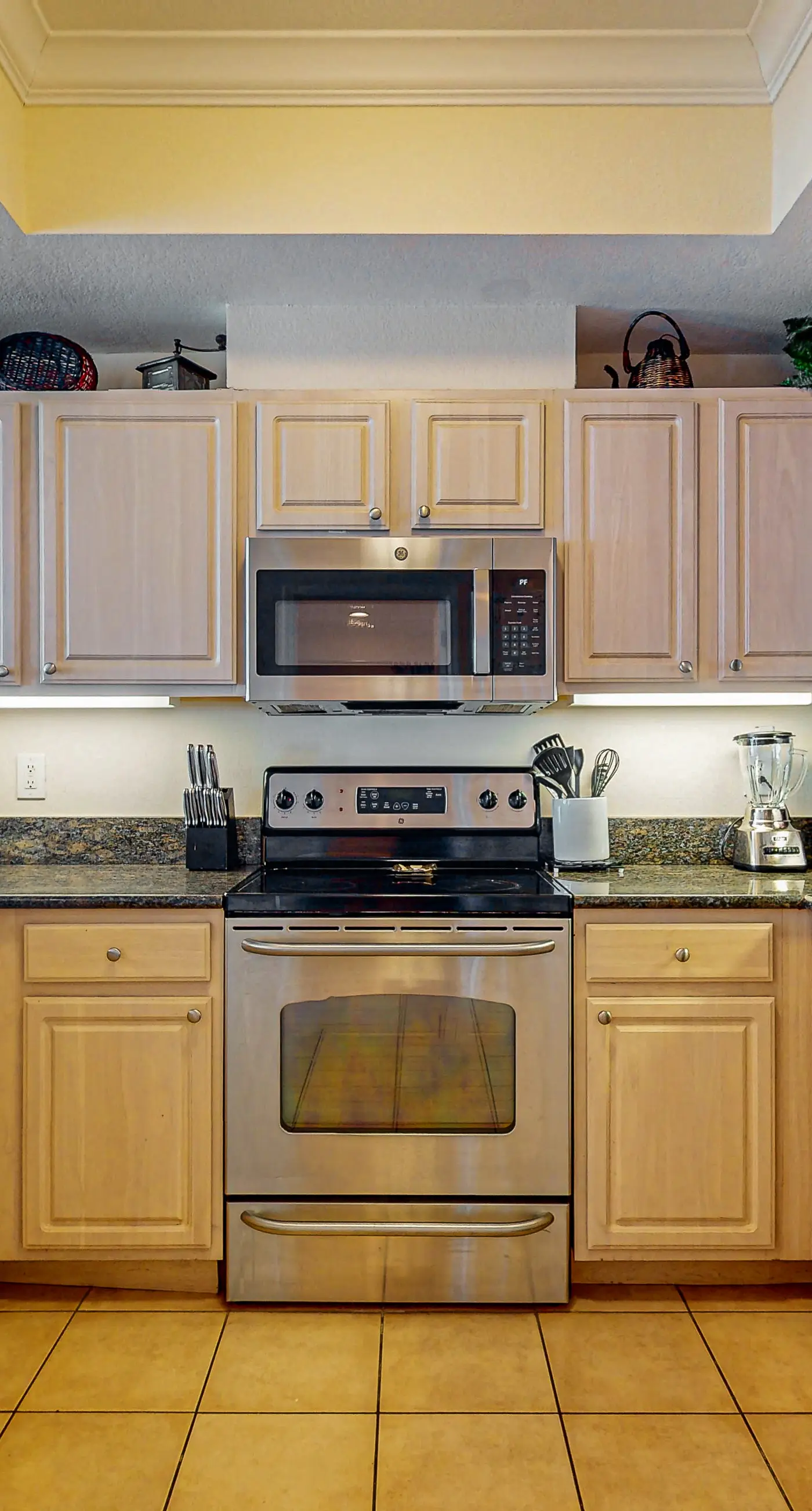 Ocean-view condo w/skywalk to beach, indoor/outdoor pools, lazy river, WiFi, W/D