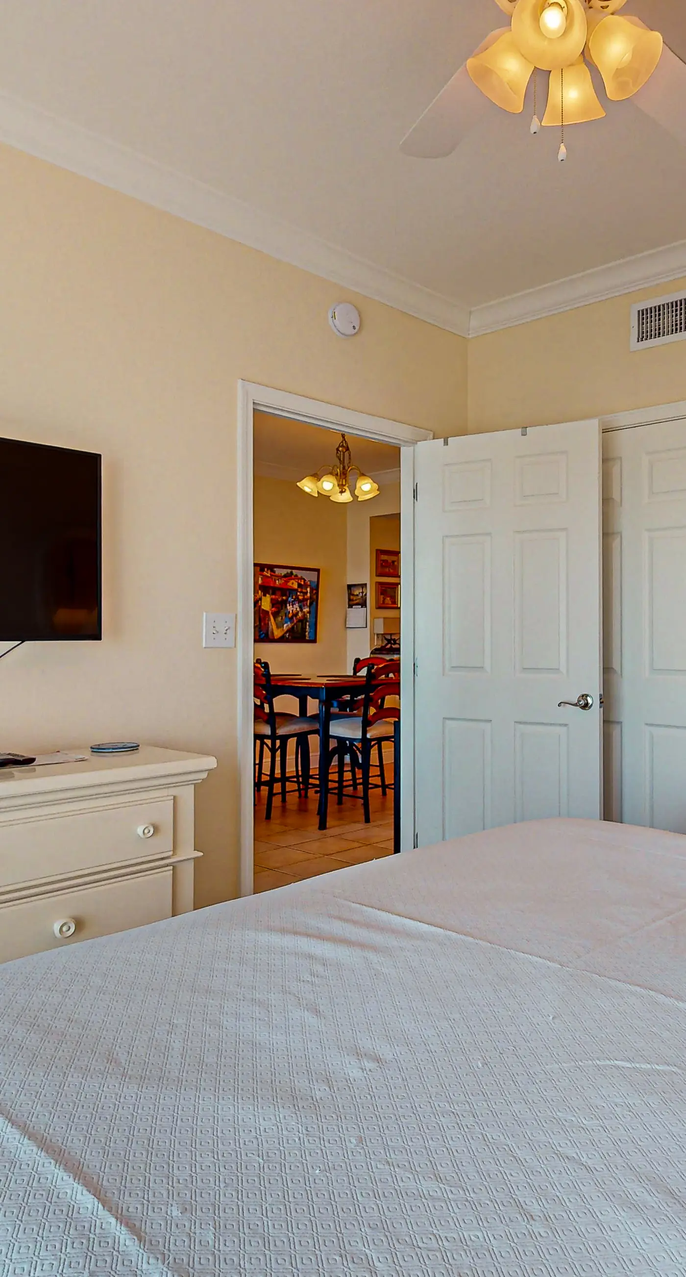 Ocean-view condo w/skywalk to beach, indoor/outdoor pools, lazy river, WiFi, W/D