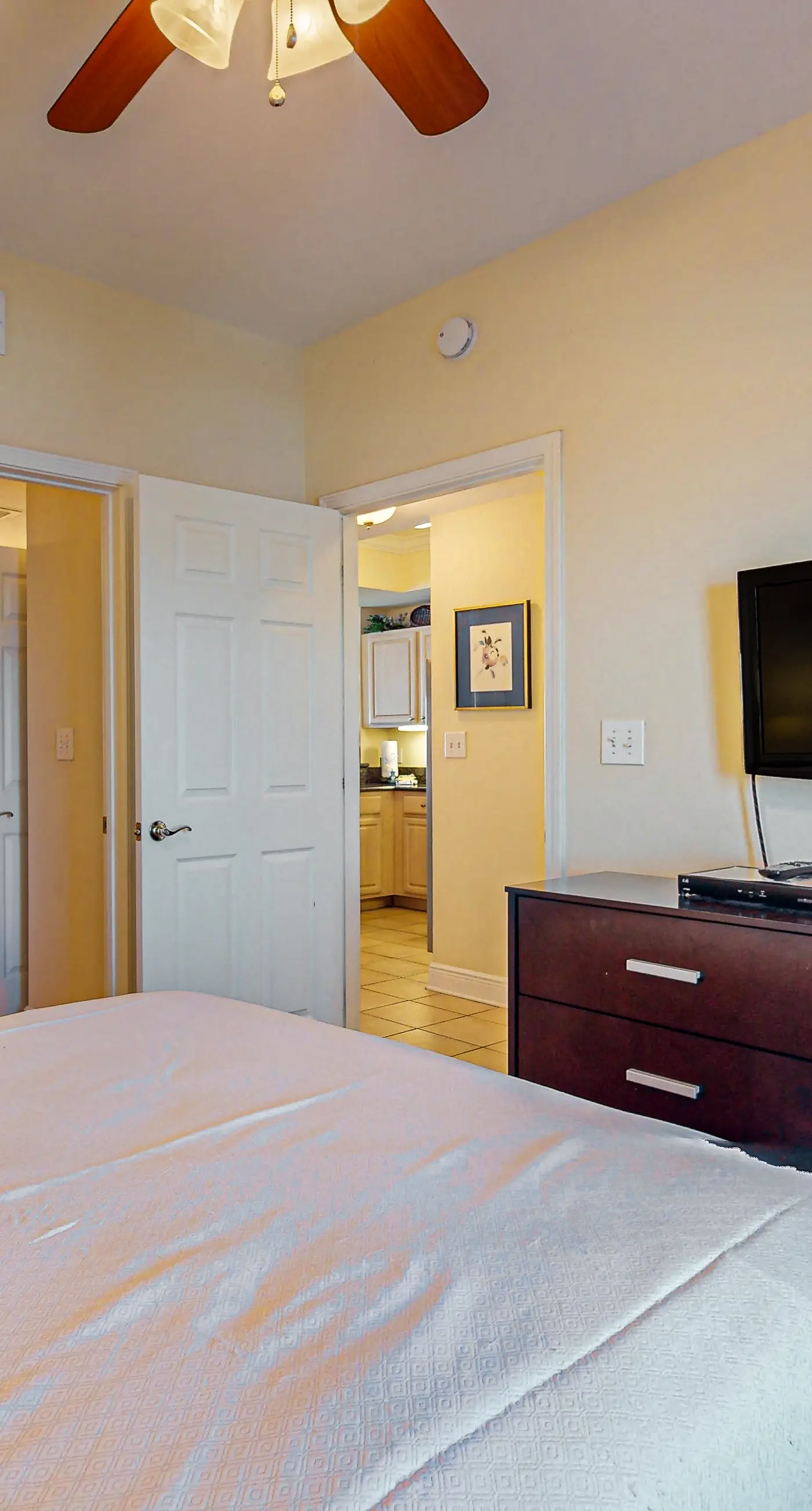 Ocean-view condo w/skywalk to beach, indoor/outdoor pools, lazy river, WiFi, W/D